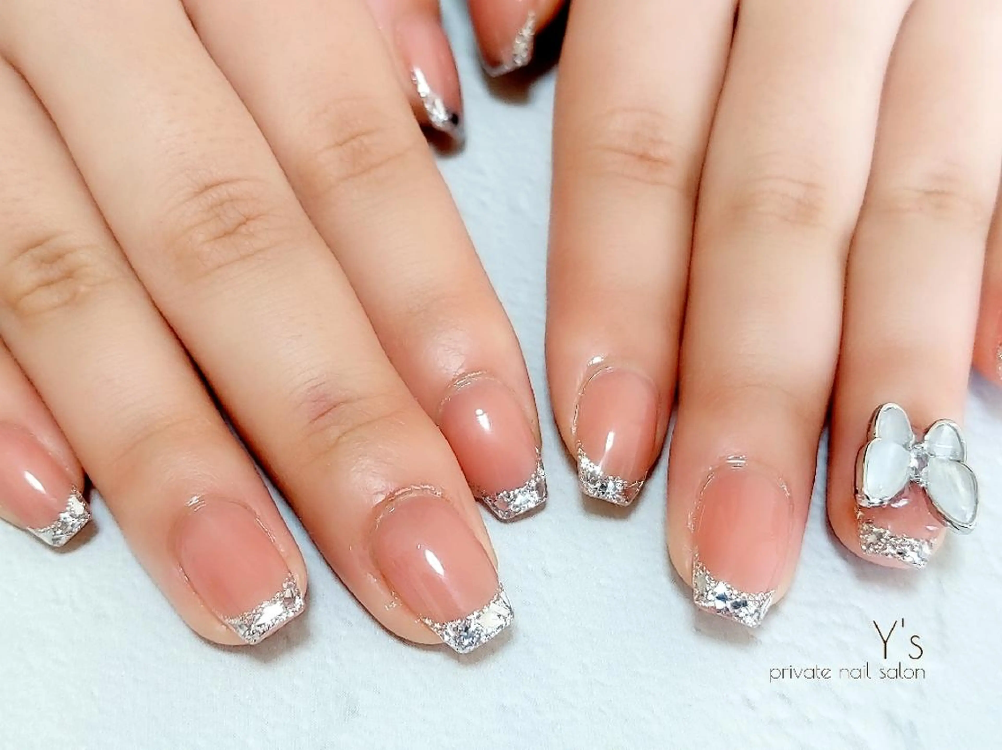 カラー ハンドネイル YUMI NAGAI  のネイルデザイン