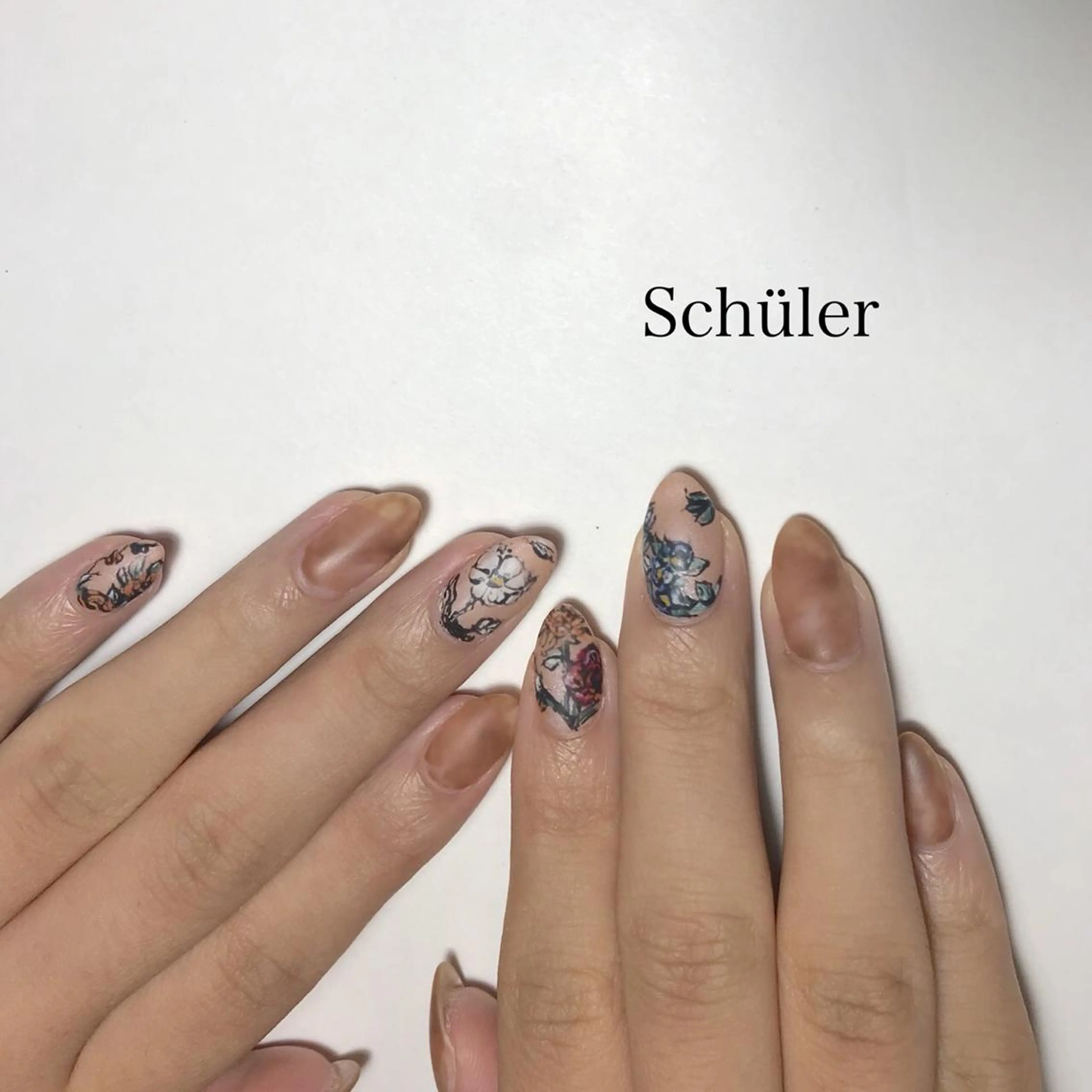 ネイル Schüler所属・野内 まきのネイルデザイン