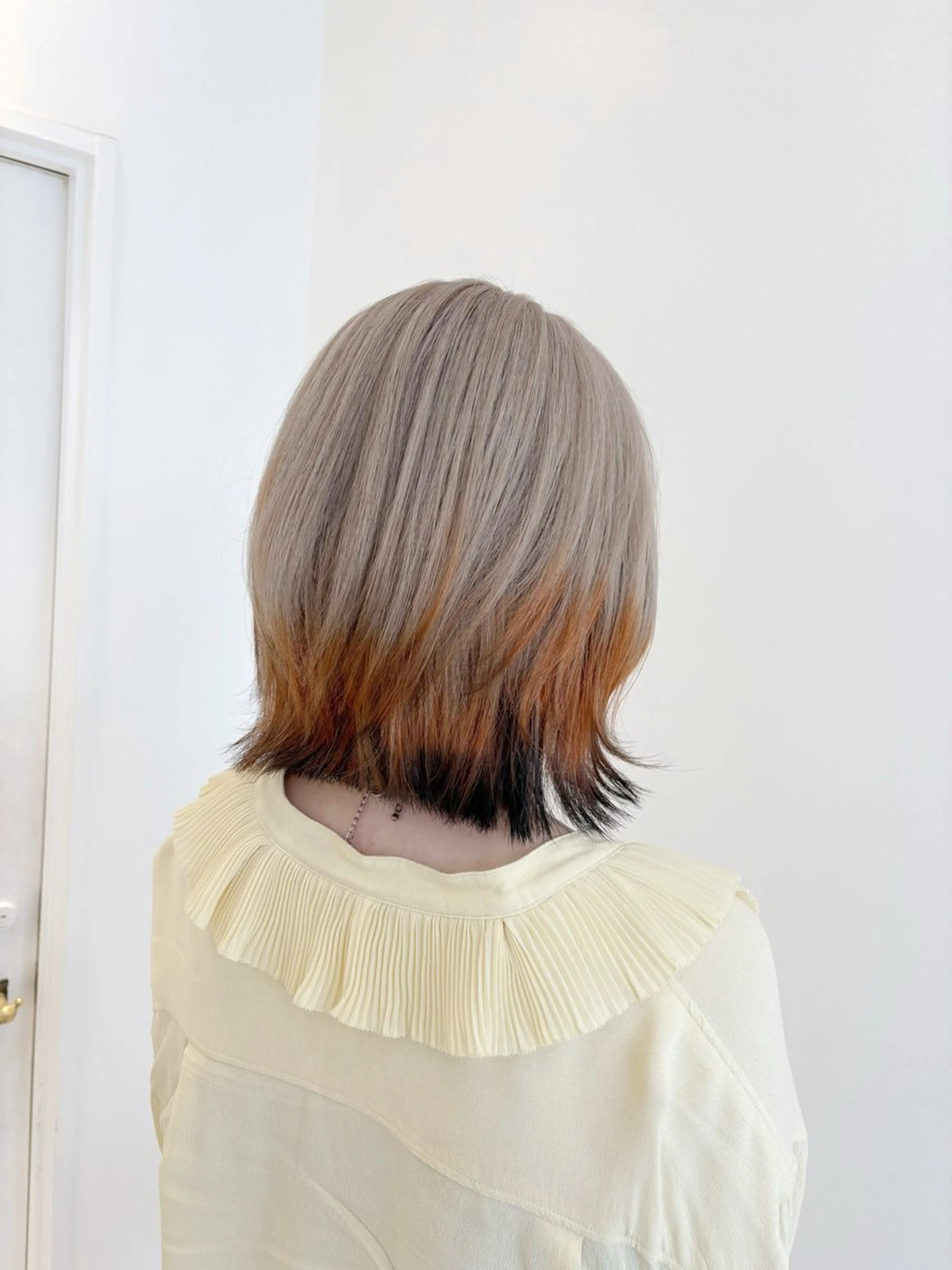 ミディアム カラー ヘアカラー ハイトーン×デザイン 🪽🫧HIKARIのヘアスタイル