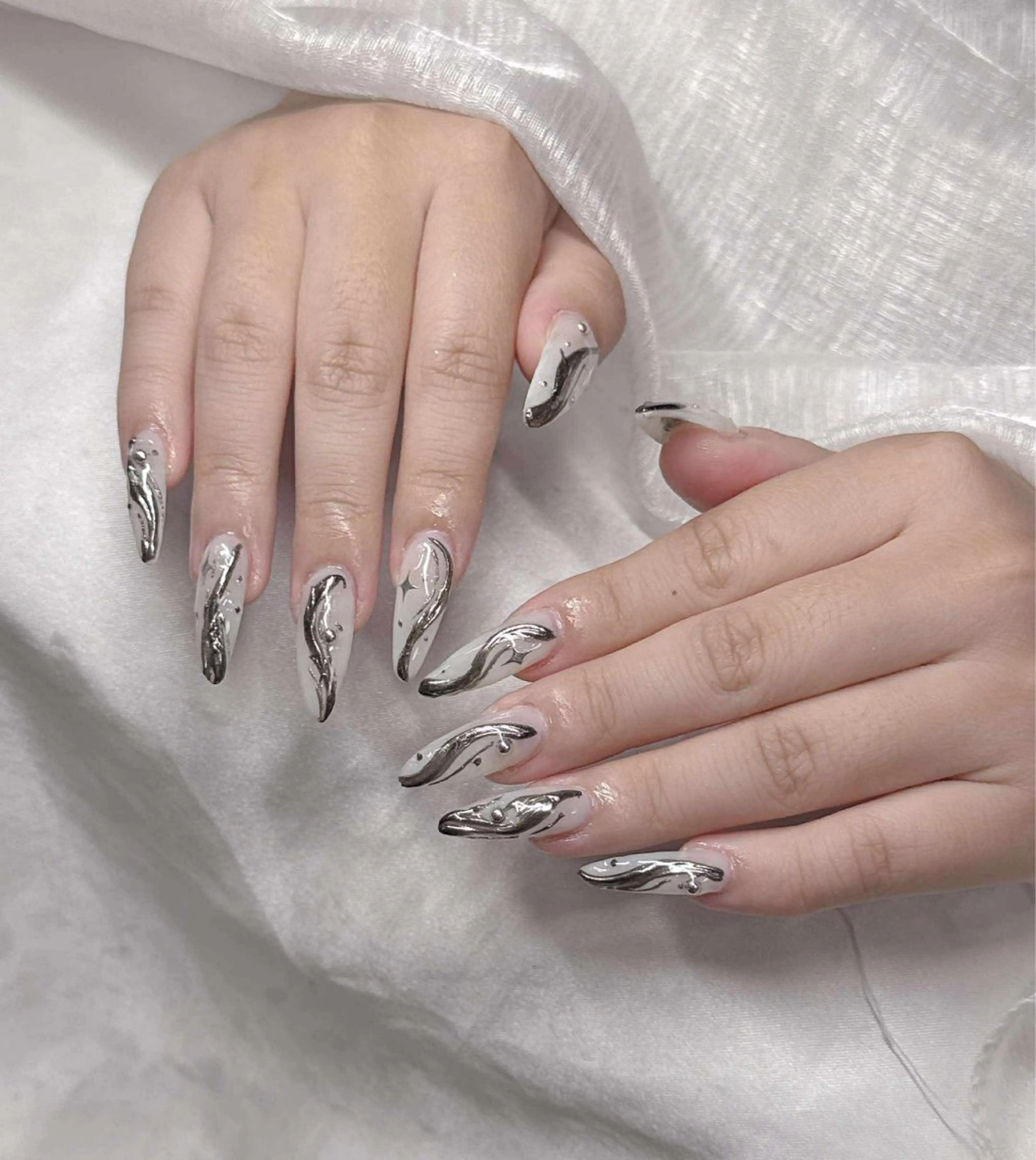 ネイル 長さ出し グラデーション 卒業式 キラキラネイル マグネットネイル ハンドネイル Lee Nailsのネイルデザイン
