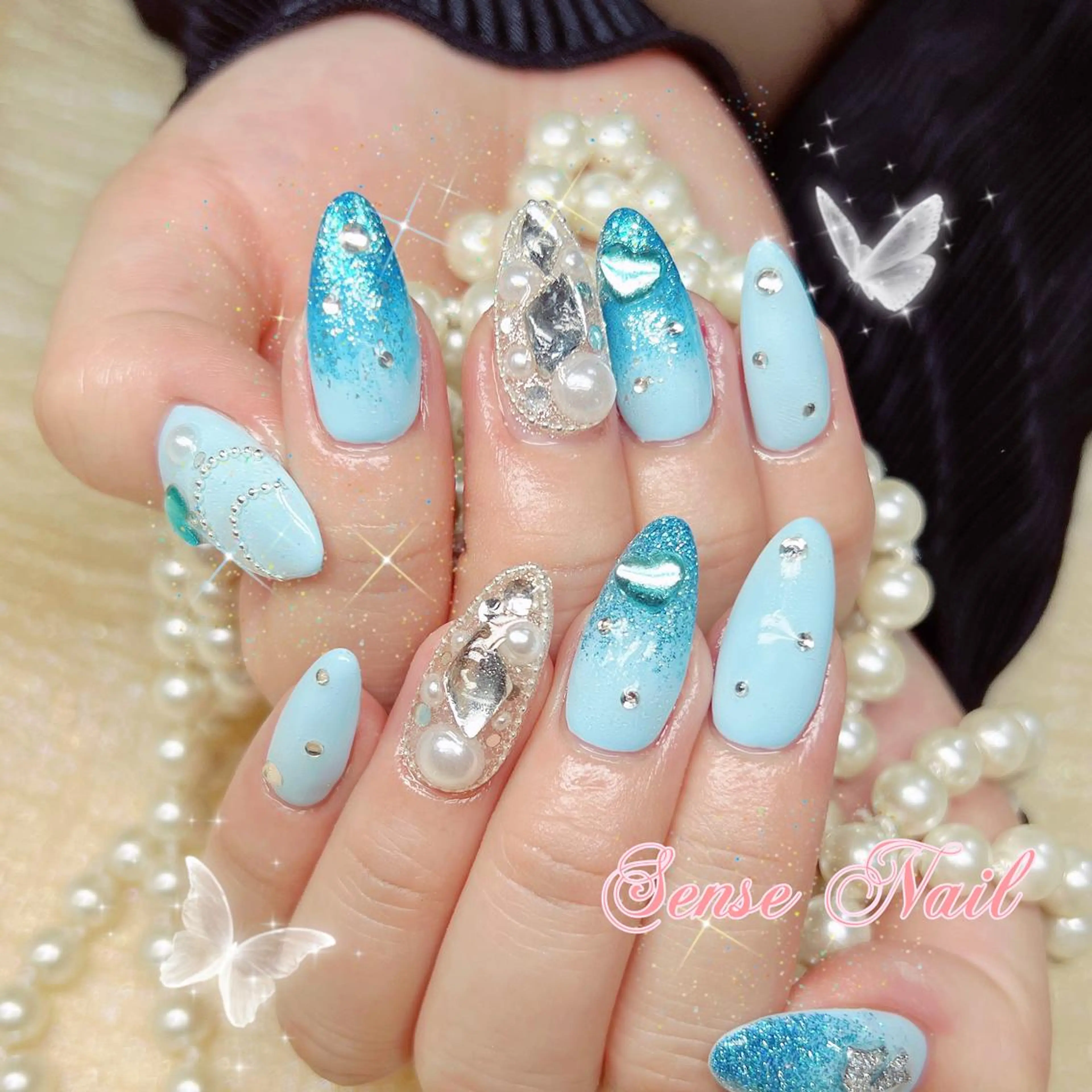 ネイル ハンドネイル ハンドケア Queenie 🦋のネイルデザイン