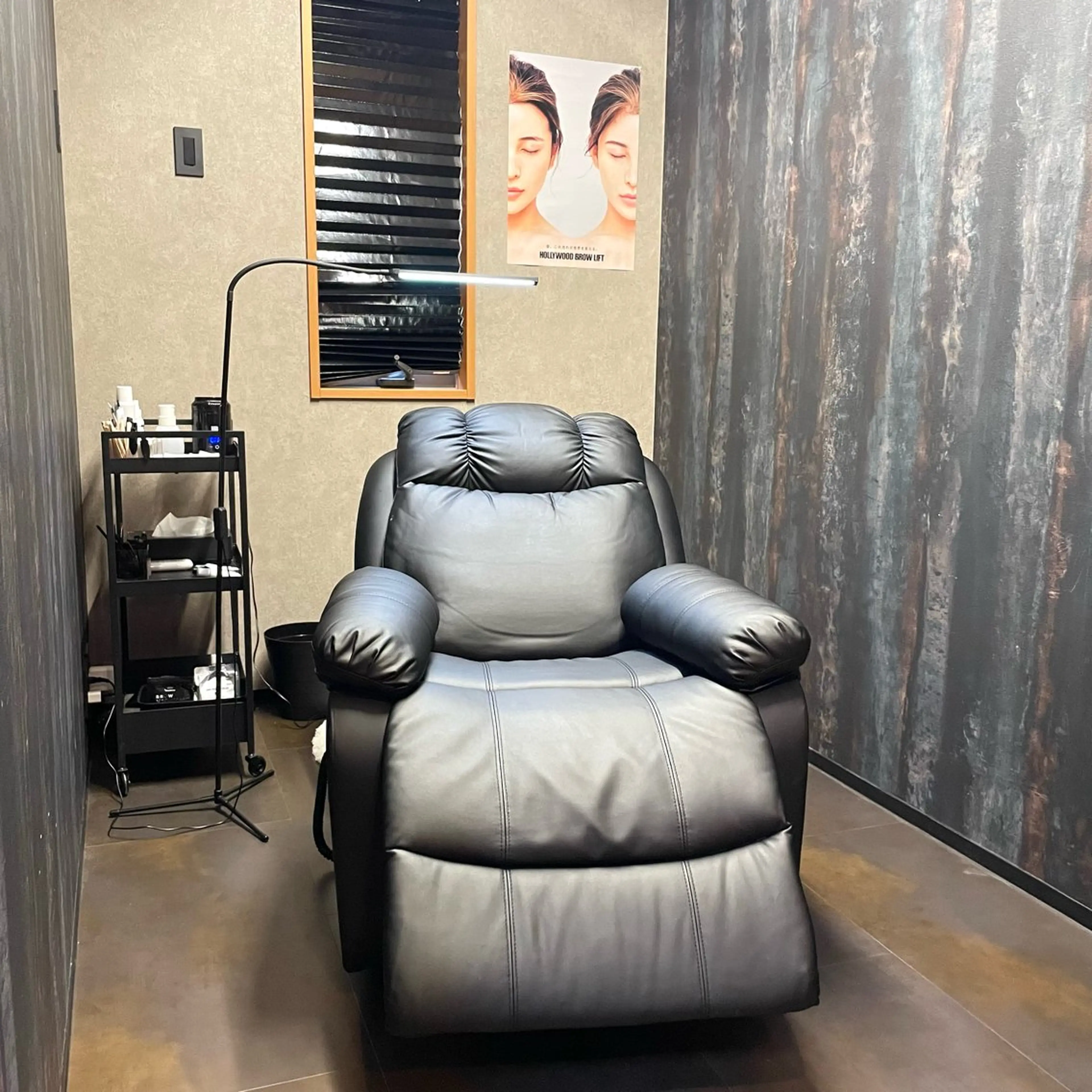アイブロウ ワックス脱毛 その他(アイブロウ) HIKARU SALON MODSの眉毛・アイブロウイメージ