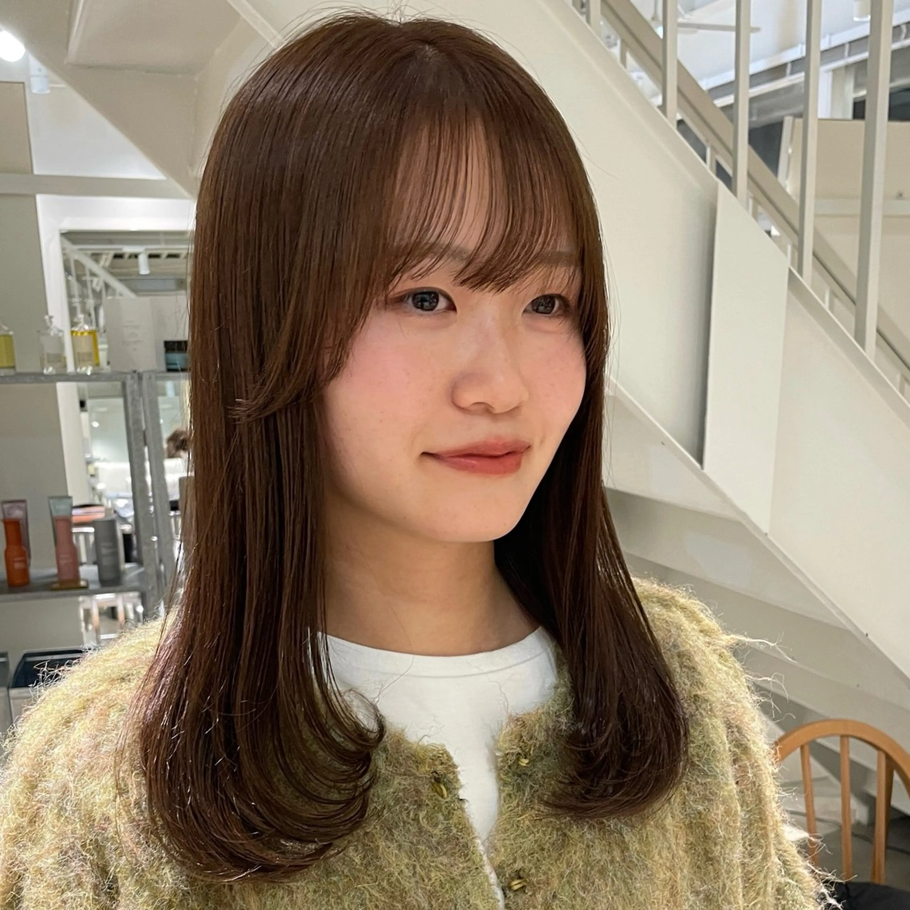 セミロング 卒業式のヘアスタイル レイヤーカット 安西 香利奈のヘアスタイル