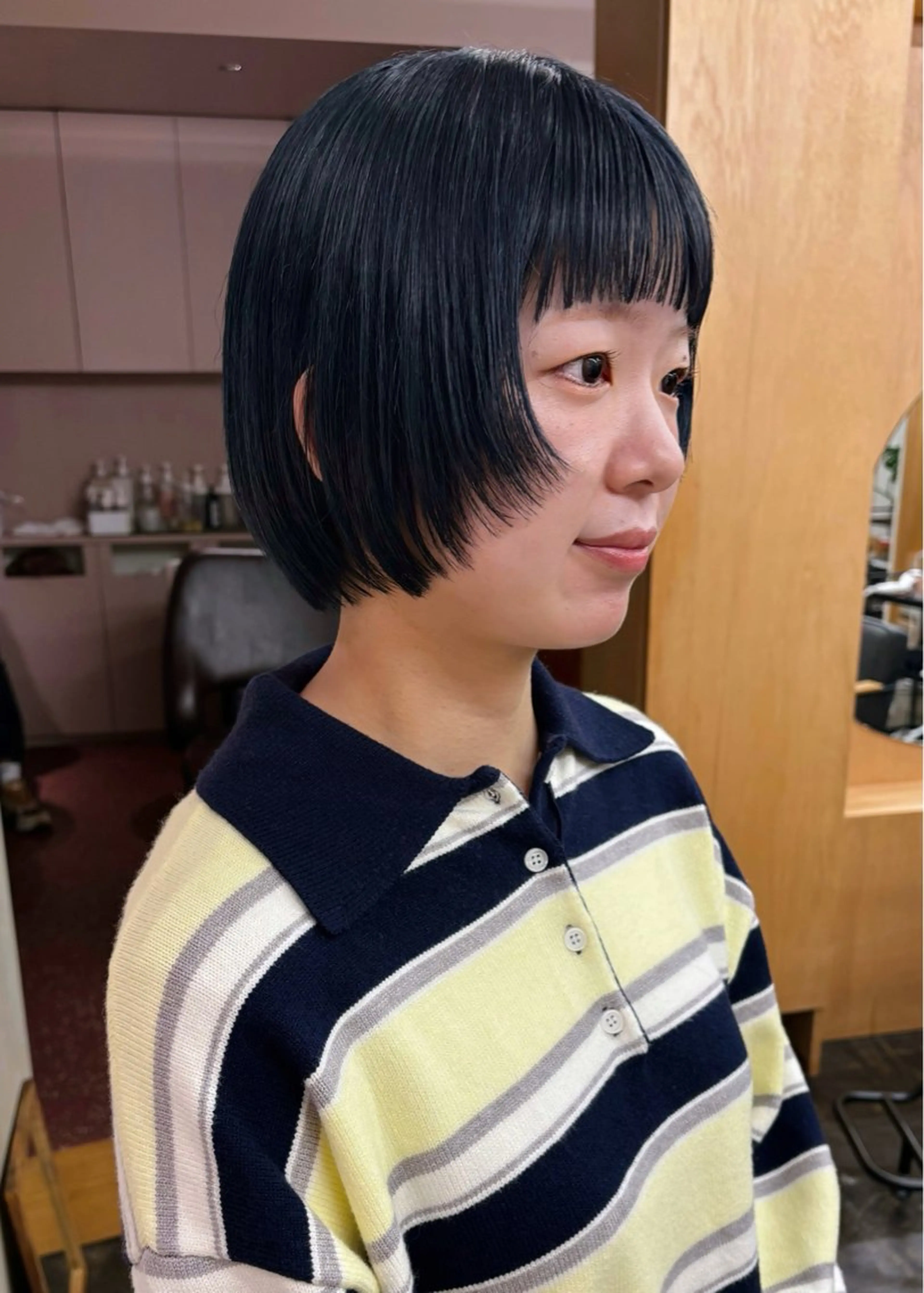 ショート カラー 黒髪 ブリーチ ブルーカラー ブルーブラック ハイトーンカラー カット ヘアカラー トリートメント 西山 紗耶香🪽 透明感カラー/ボブのヘアスタイル