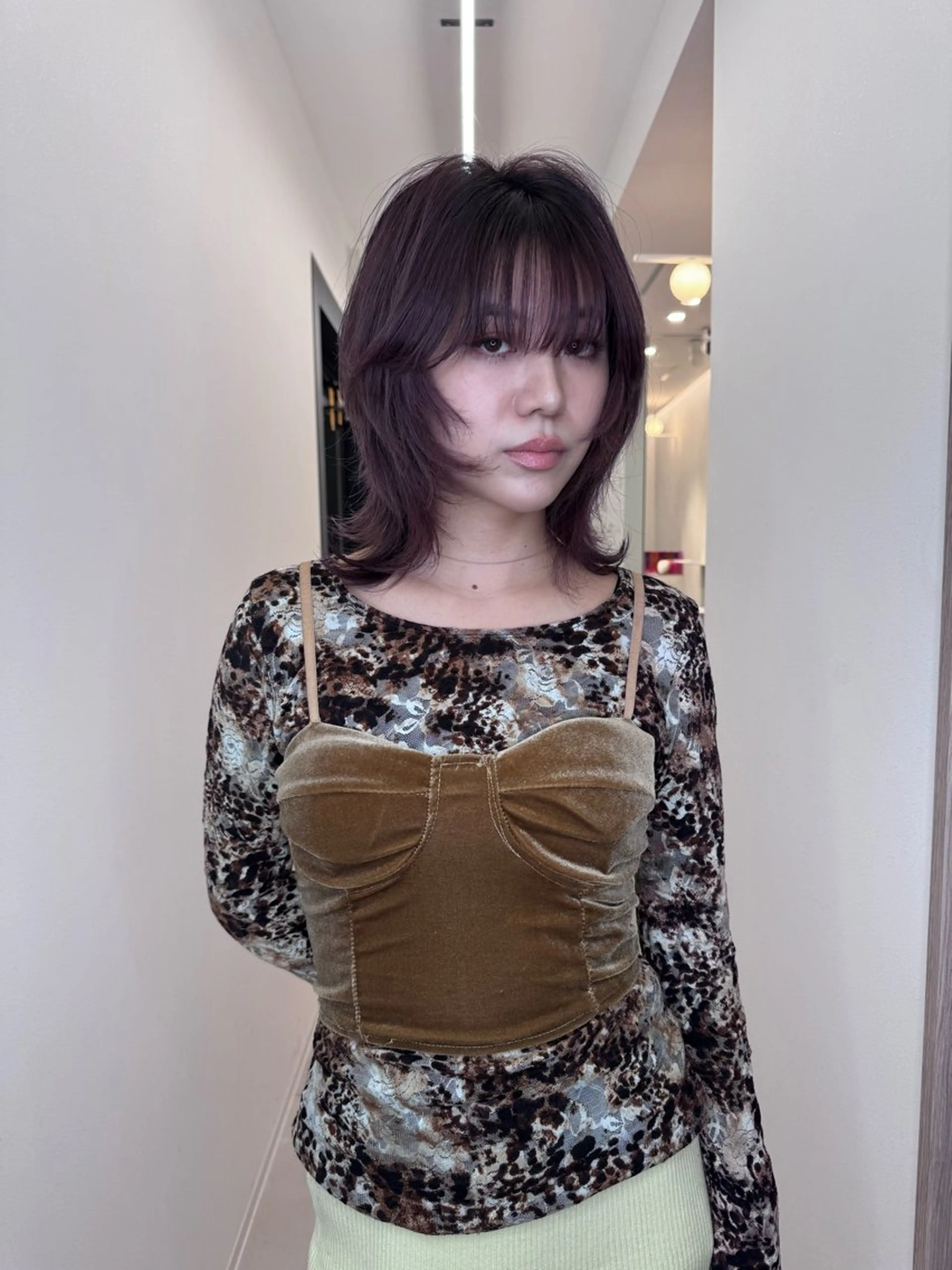 ミディアム カラー 顔まわりレイヤー 顔周りカット レイヤーカット 顔周りレイヤー /kokoro🦮のヘアスタイル