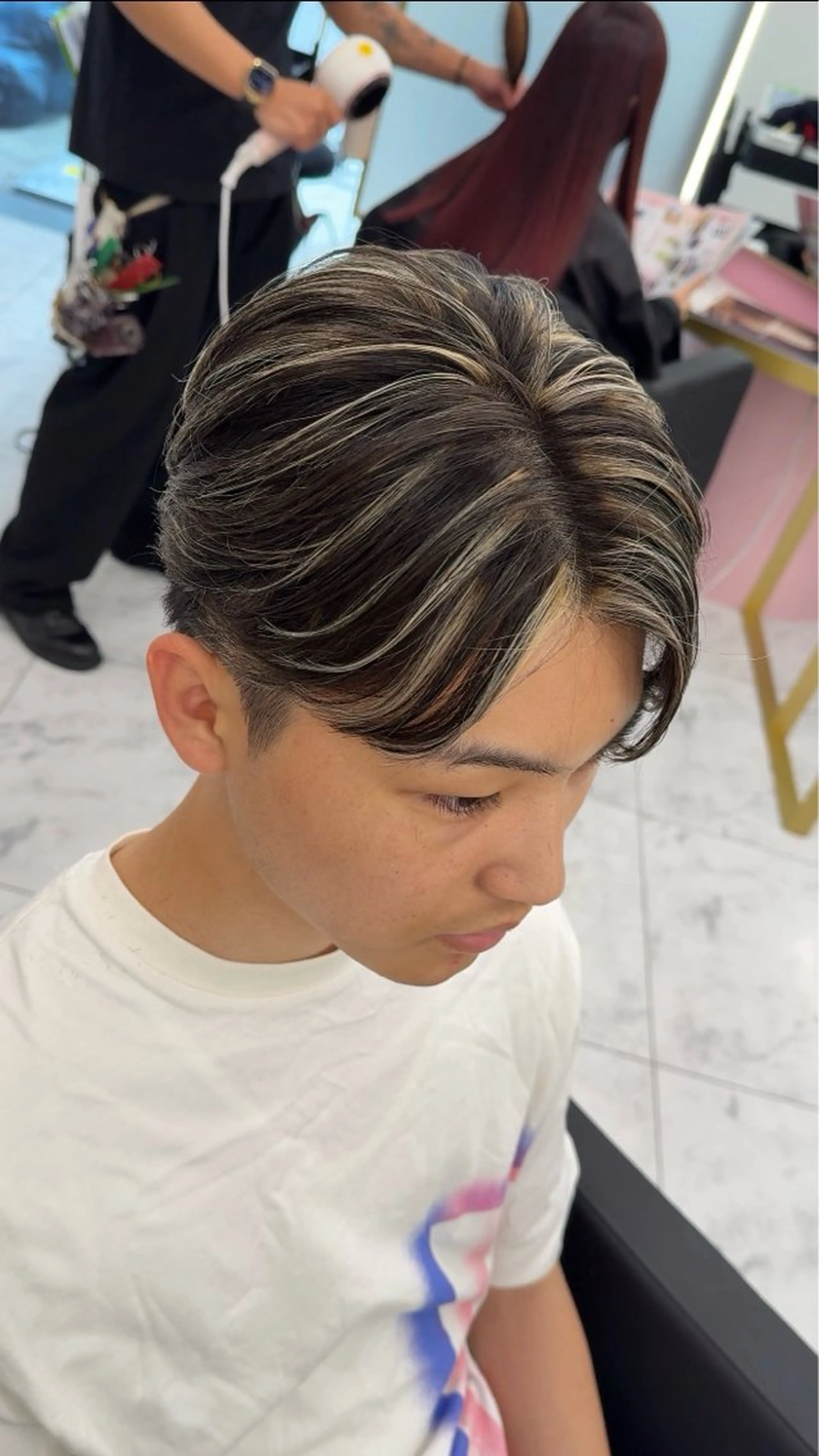 カラー メンズ メンズメッシュ メッシュ 𝐚𝐨𝐢 メンズ ‪‪/メッシュのヘアスタイル