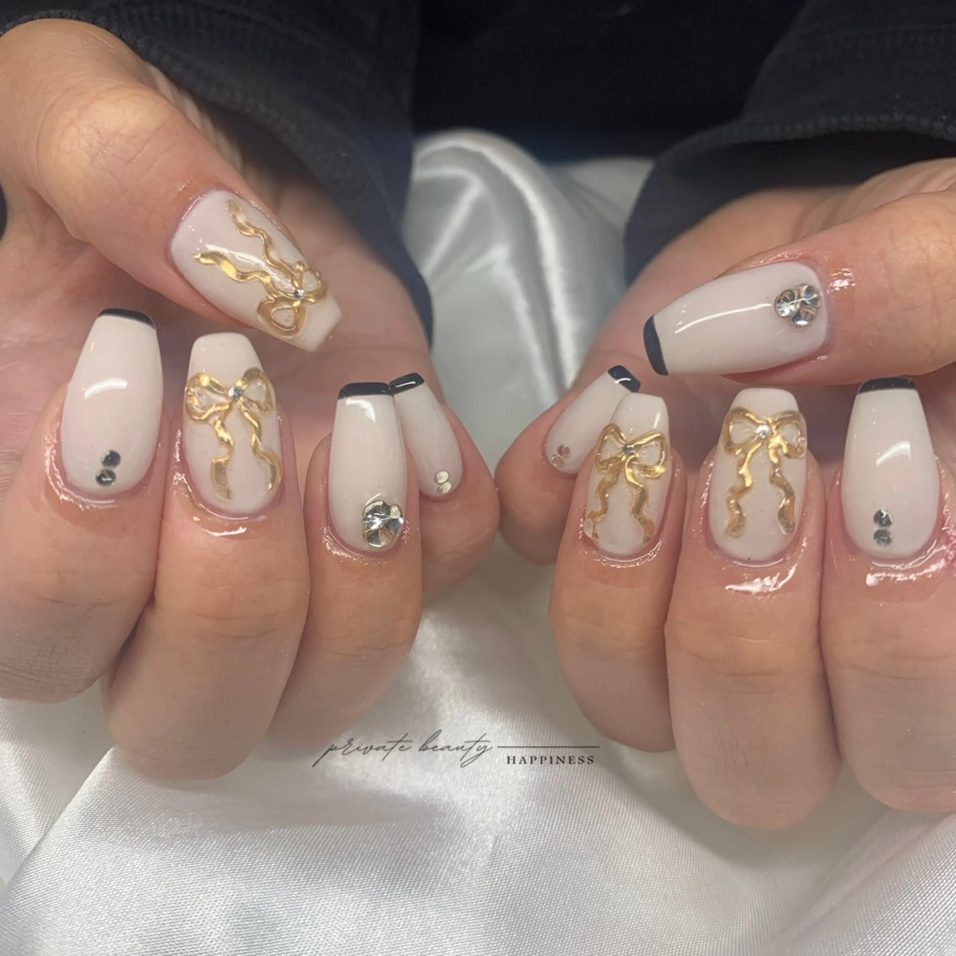 ネイル 長さ出し 卒業式 キラキラネイル ロングネイル 持ち込み happiness nailのネイルデザイン