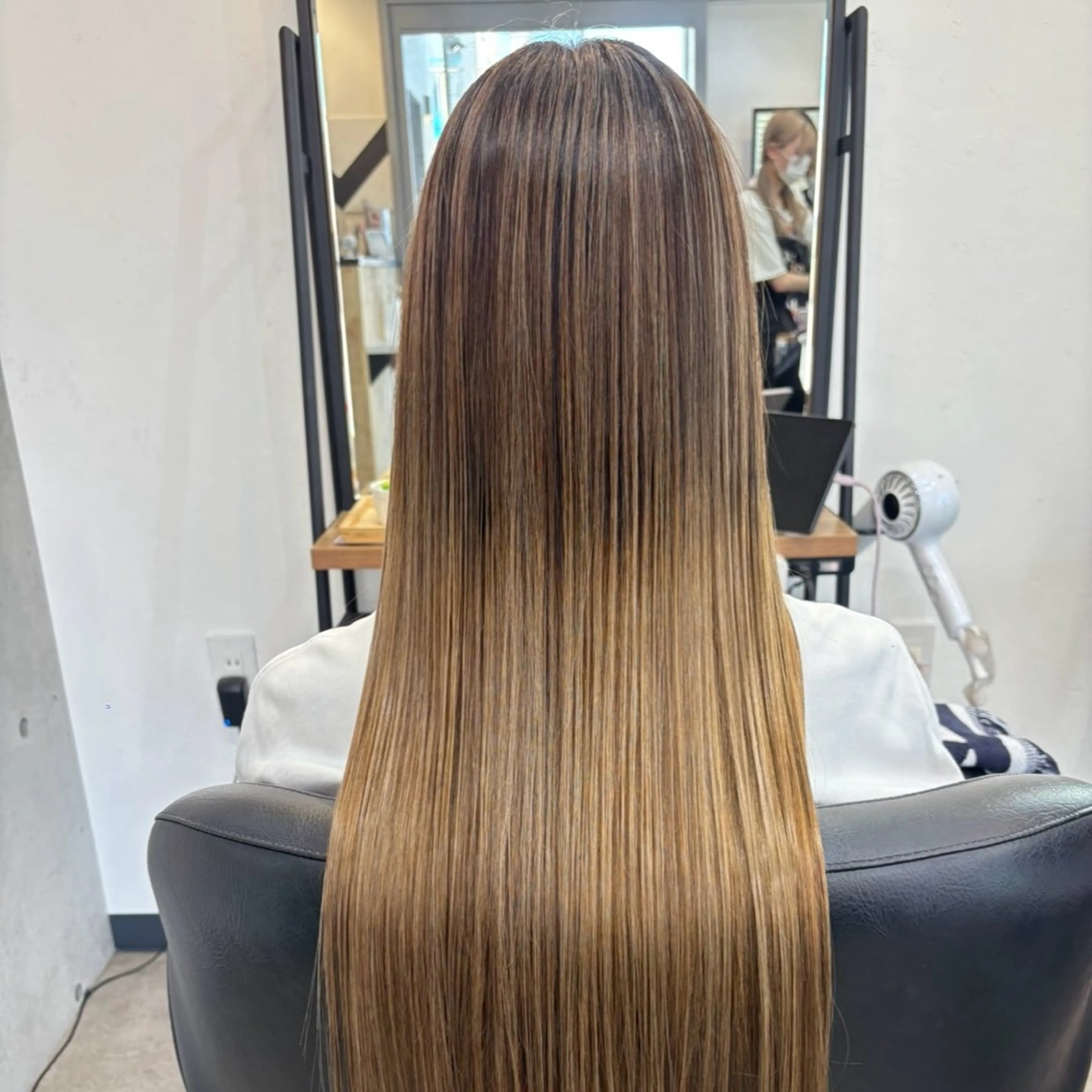 ロング カラー ヘアカラー トリートメント DEST ゆりかのヘアスタイル