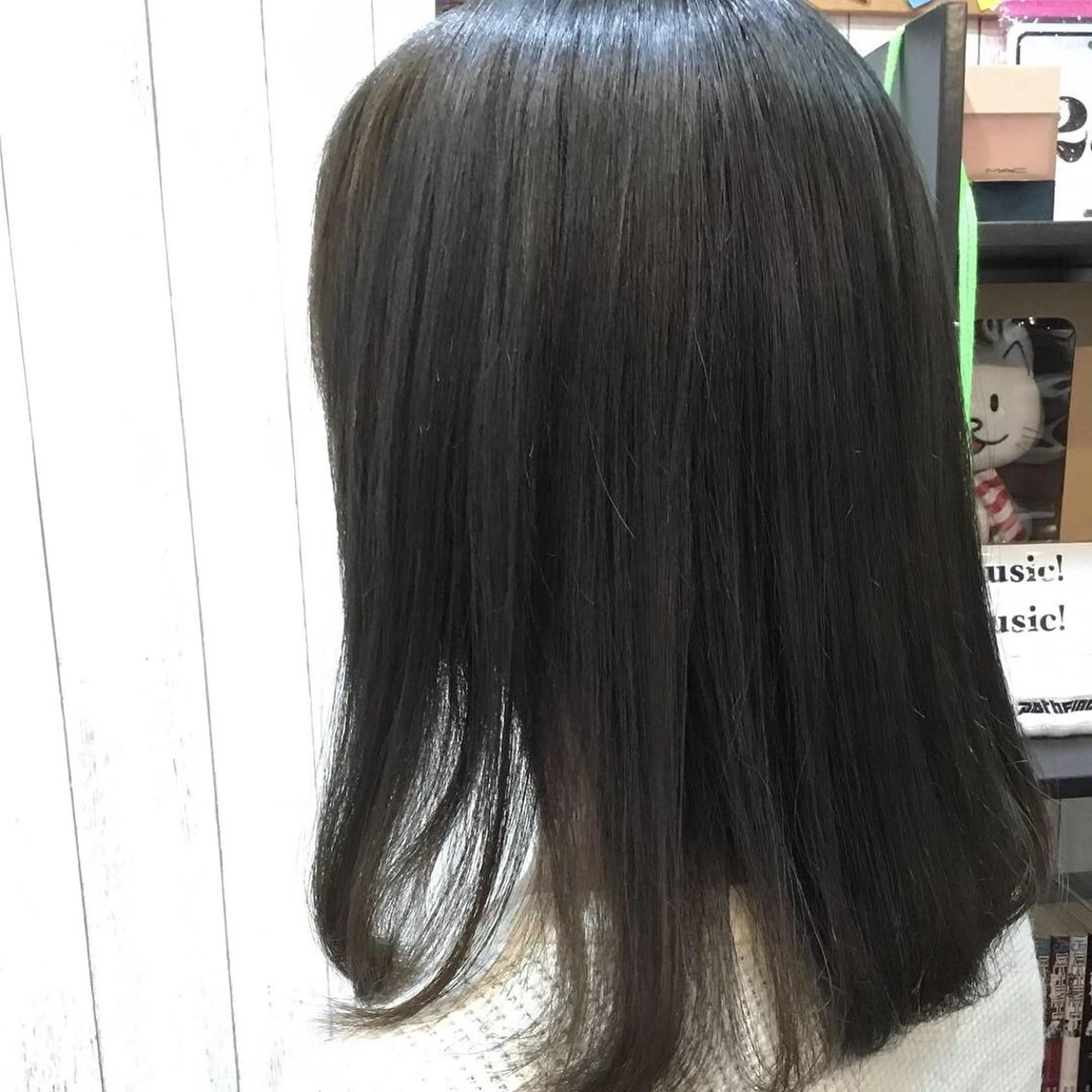 セミロング カラー パーマ embrace エンブレイスのヘアスタイル