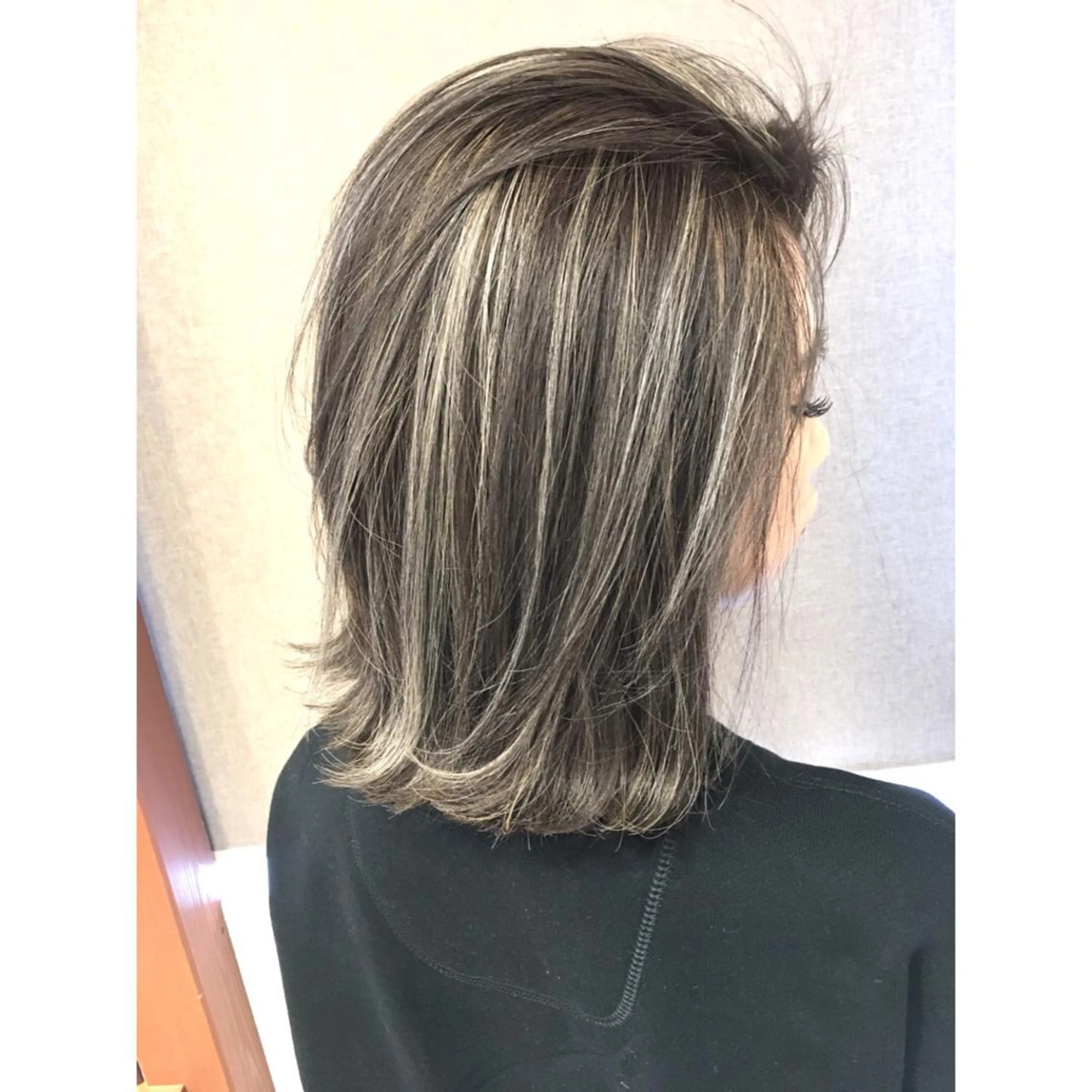 ショート カラー ベージュカラー ハイライトカラー 3Dハイライト ハイライト カット ヘアカラー トリートメント 井上 一平のヘアスタイル