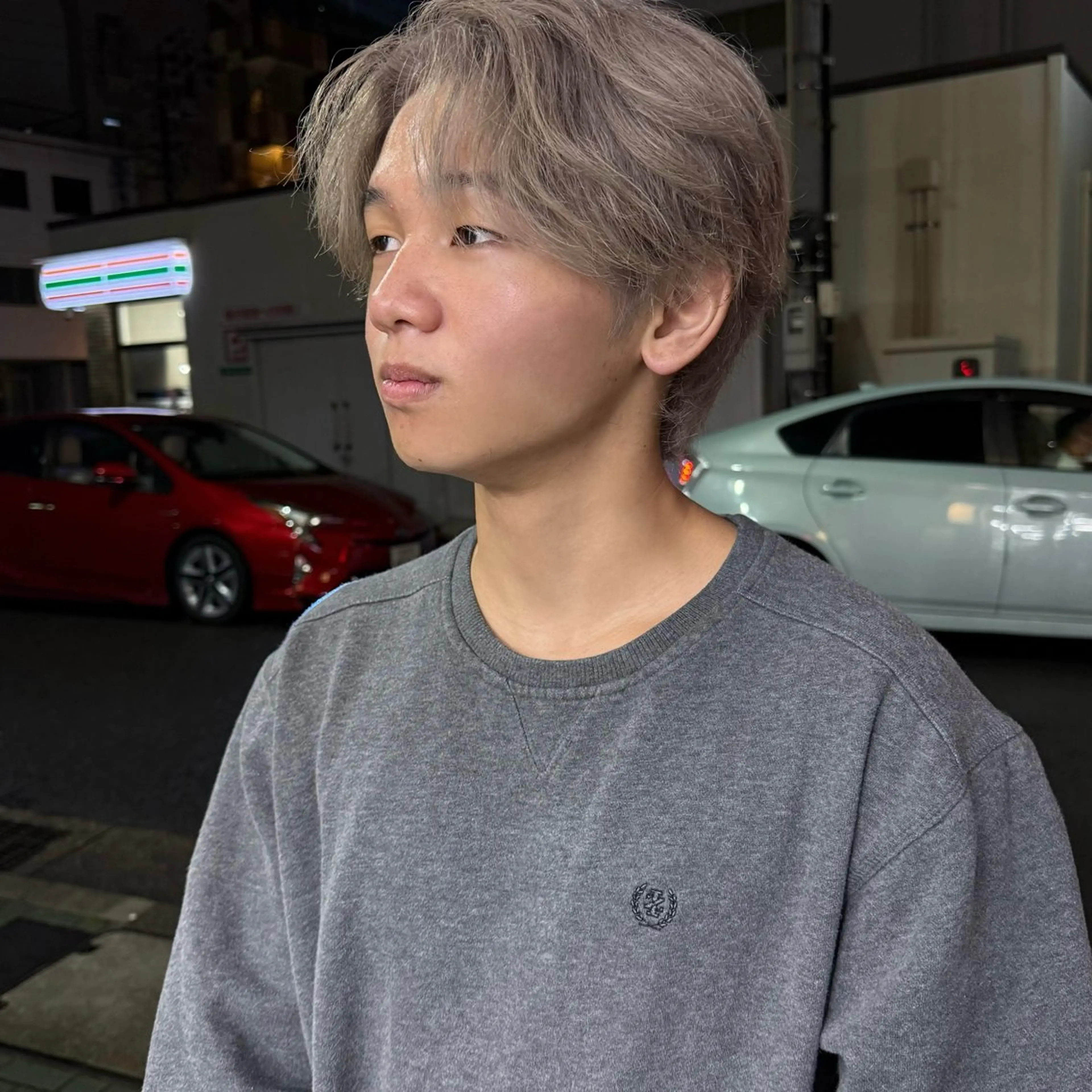ミディアム カラー グレージュ ヘアカラー トリートメント 舟橋耀/ブリーチカラ ー/レイヤーカットのヘアスタイル