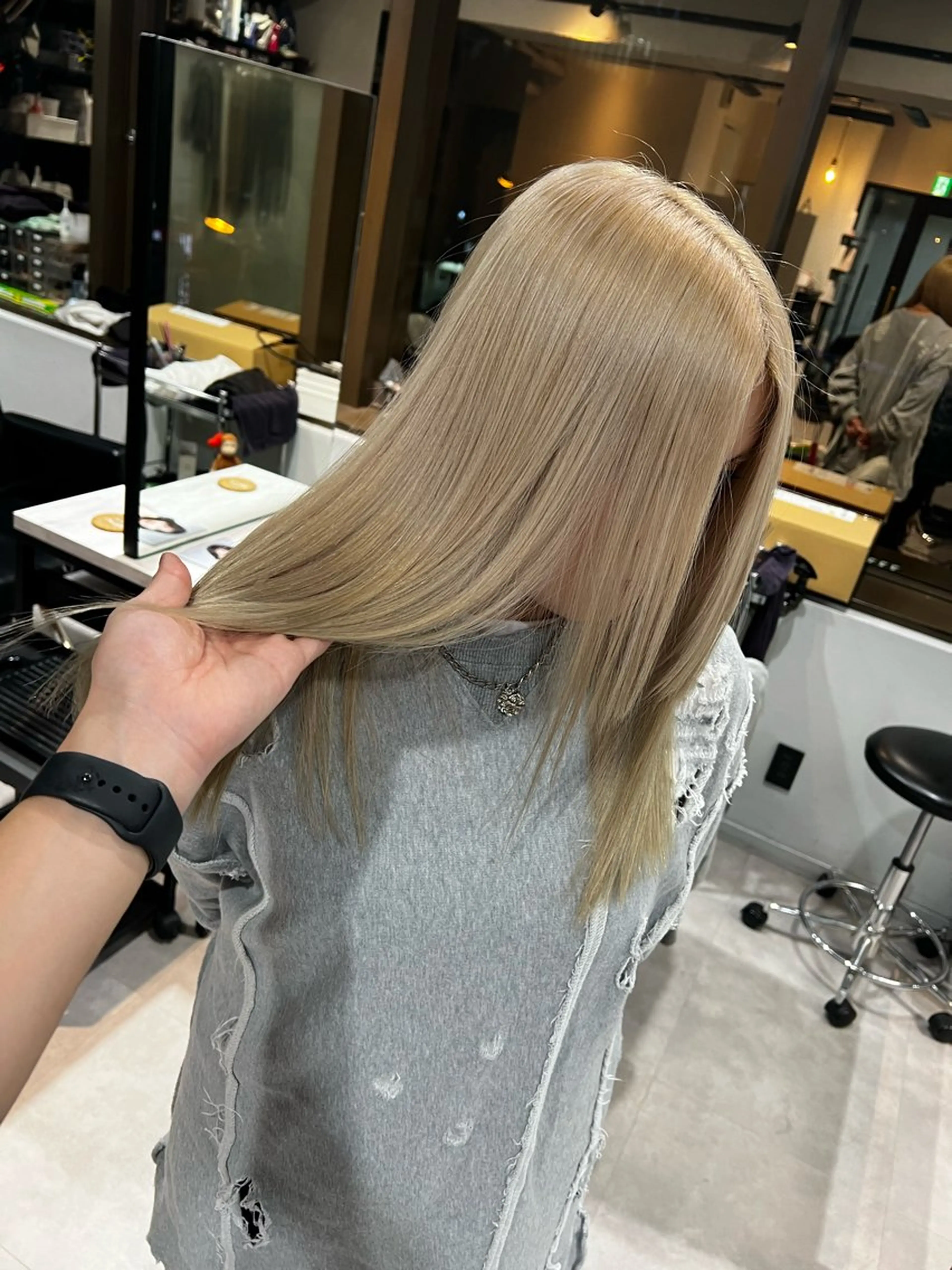 セミロング カラー FERNA池袋所属・マンツーマン施術✂︎ 金田尚久🎨のヘアスタイル