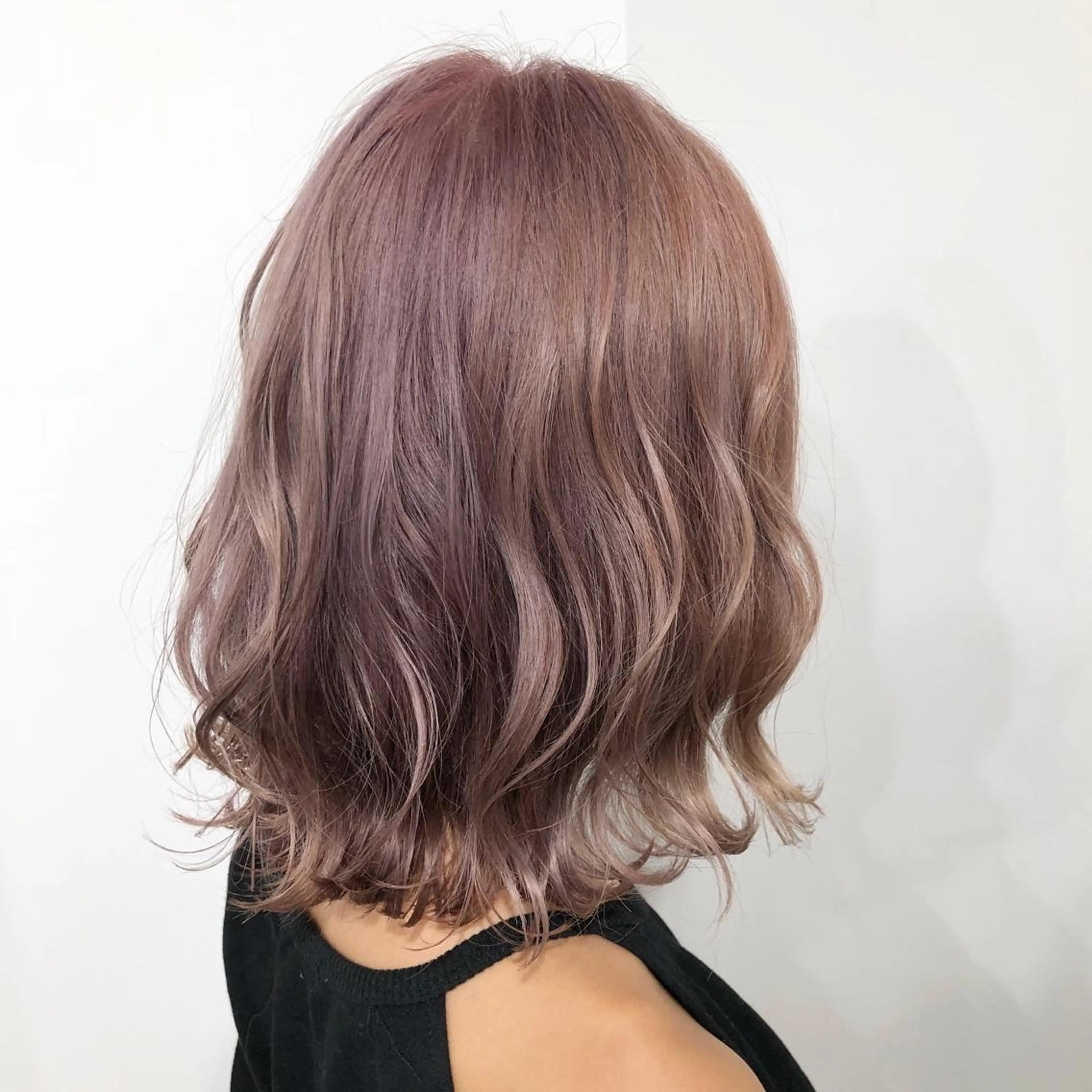 ショート カラー ベージュカラー ブリーチ ピンクカラー ピンクベージュ ホワイトピンク カット ヘアカラー Le/a谷町 野上幹太のヘアスタイル