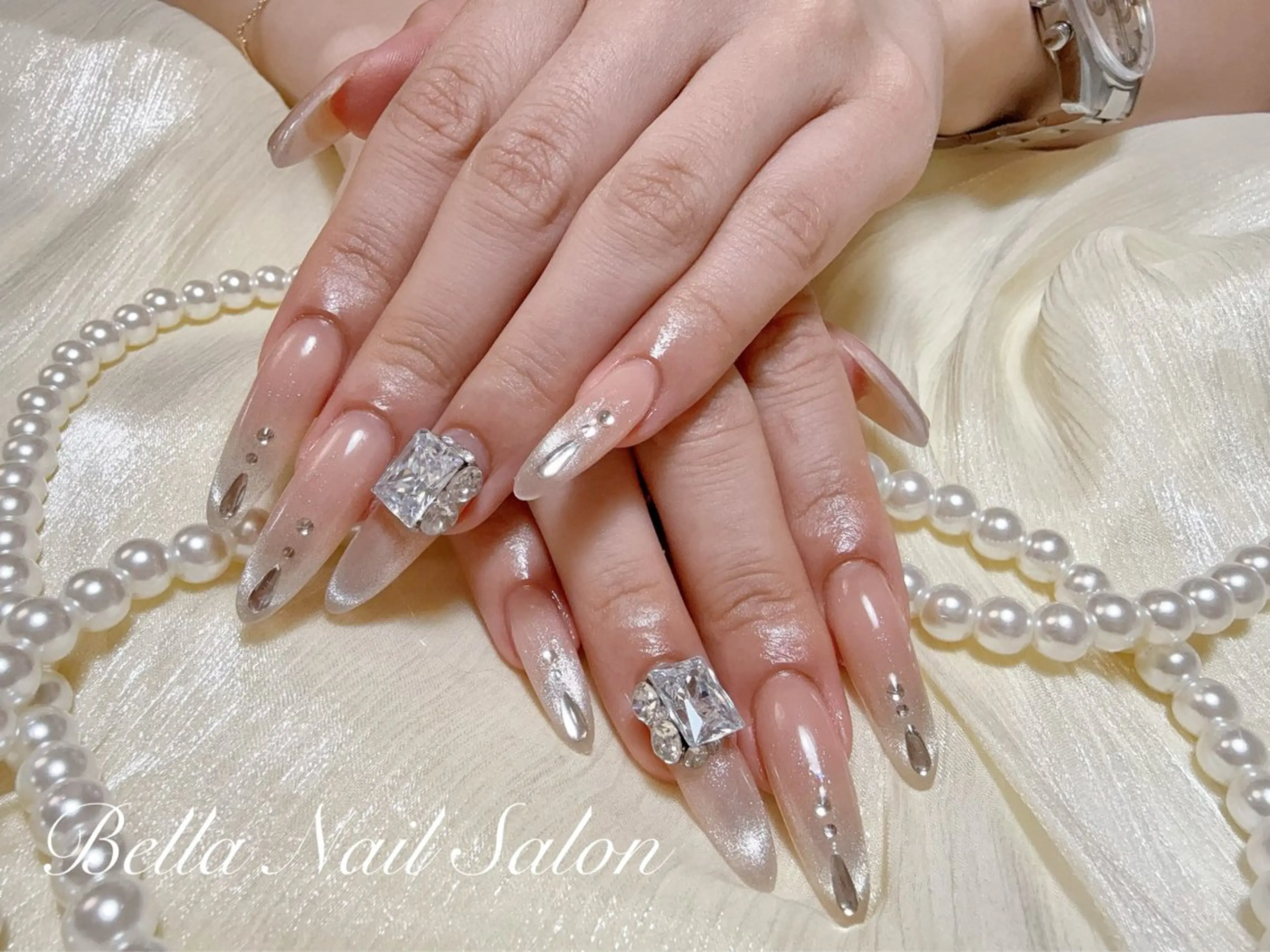 ネイル キラキラネイル ワンホンネイル ハンドネイル Bella Nail Salon 【パラジェル／フィルイン／長さ出し】所属・Bella Nail Salonパラジェルのネイルデザイン