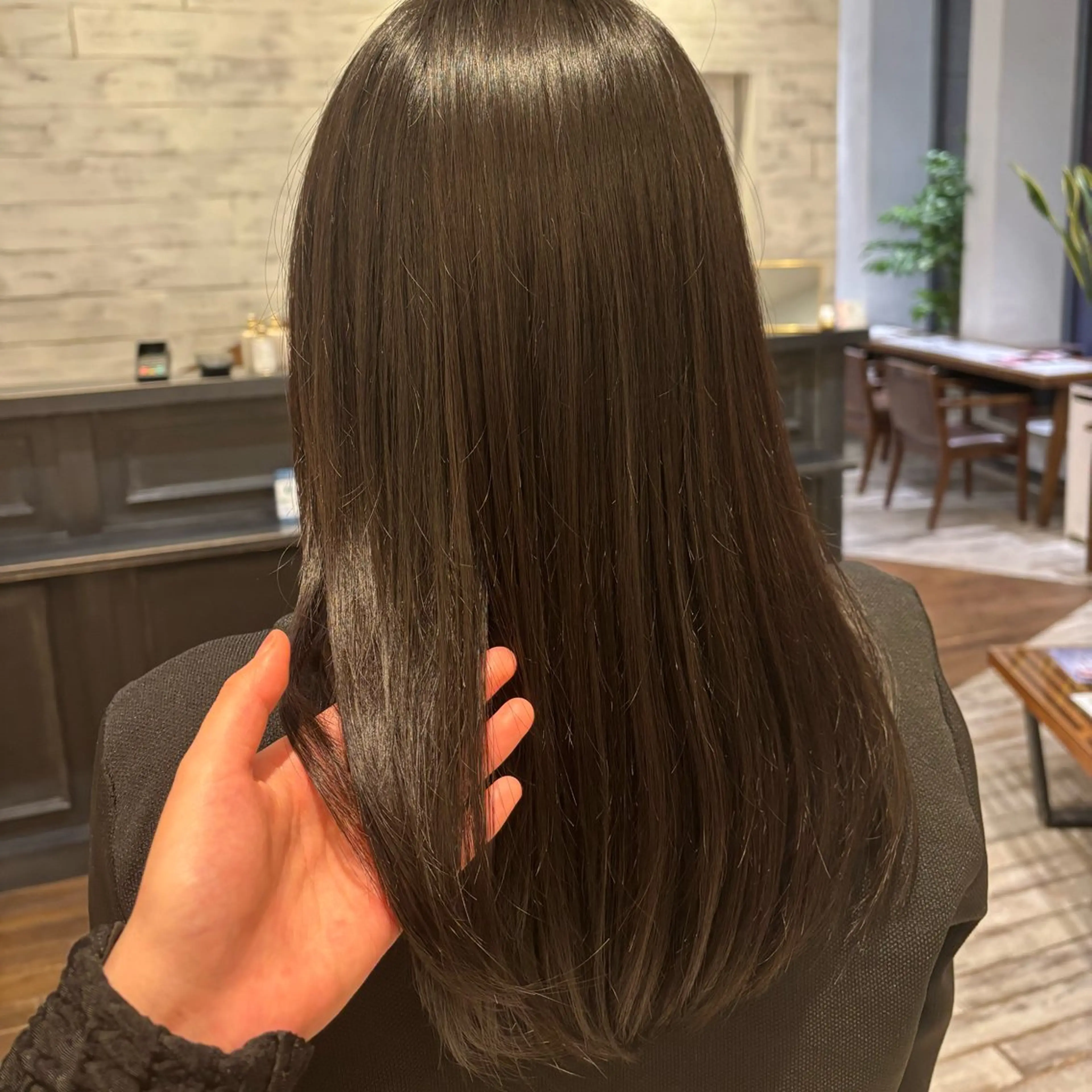 セミロング トリートメント Unami 表参道Mayukiのヘアスタイル