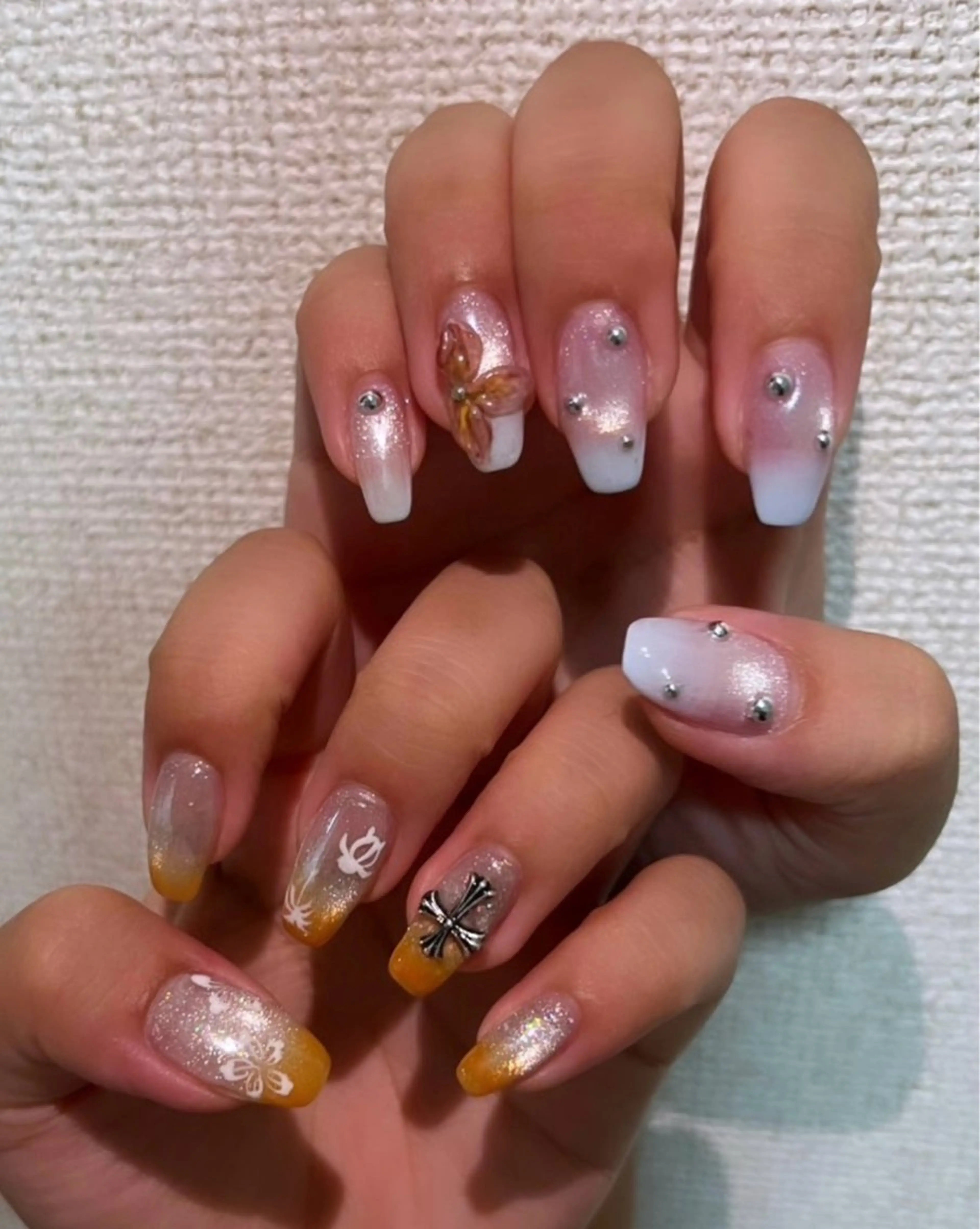 オーダーメニュー💅 事前にご希望のデザイン画像を何パターンか送っていただきます✨ アート8本程度の写真