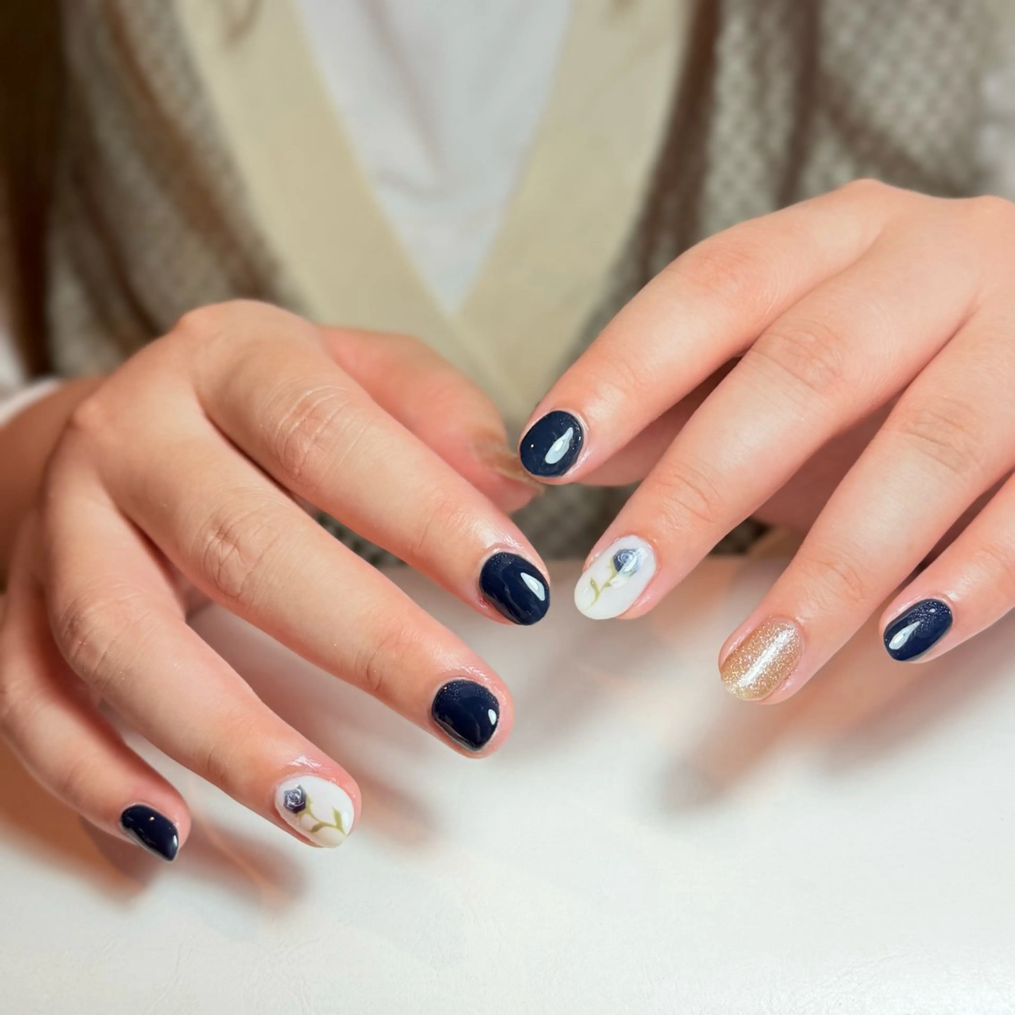 ネイル チークネイル フレンチネイル グラデーション キラキラネイル 韓国ネイル ハンドネイル Risa_ Nailのネイルデザイン