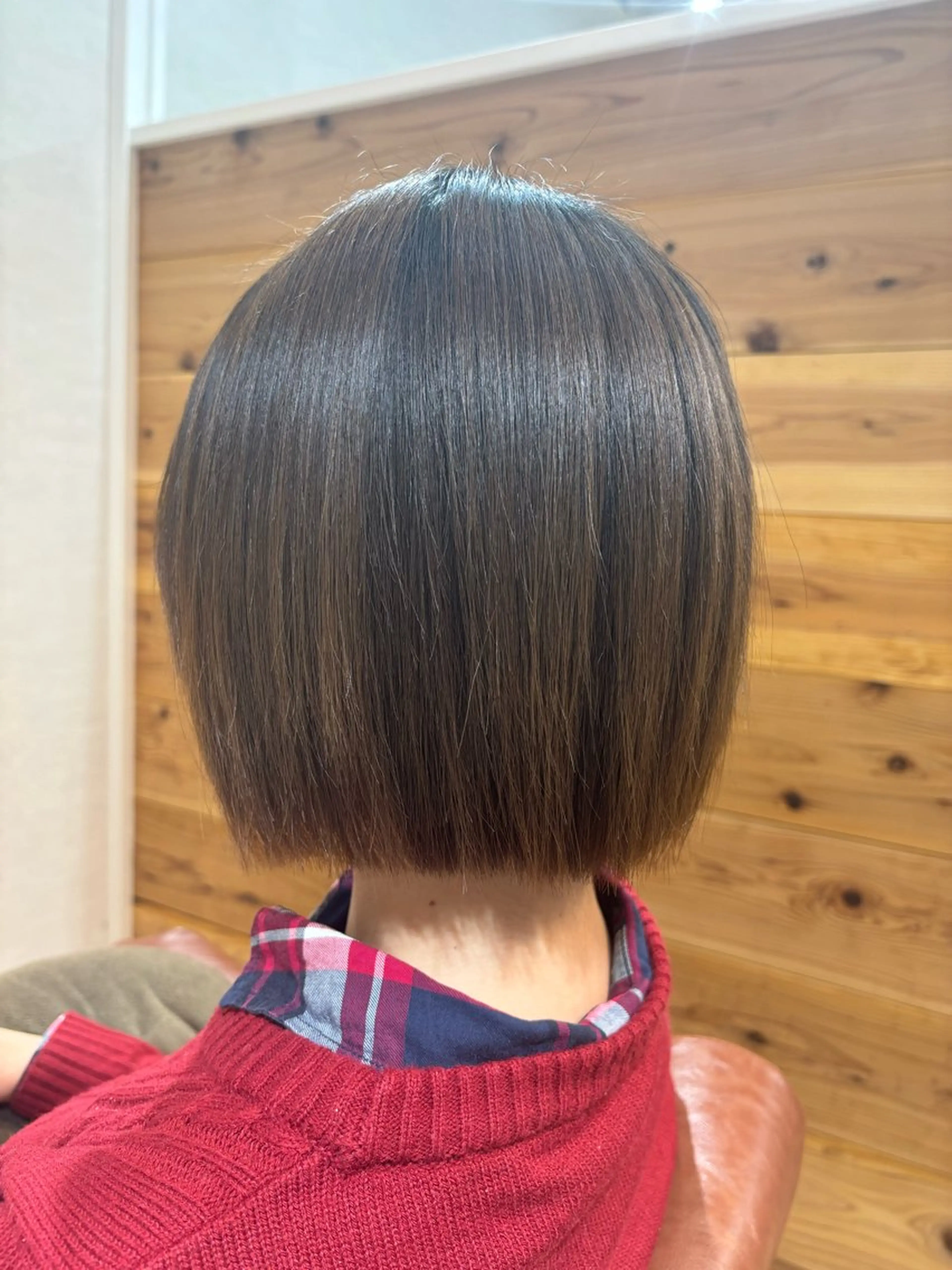 ショート ボブ LEEK ［リーク］ 石原愛里のヘアスタイル