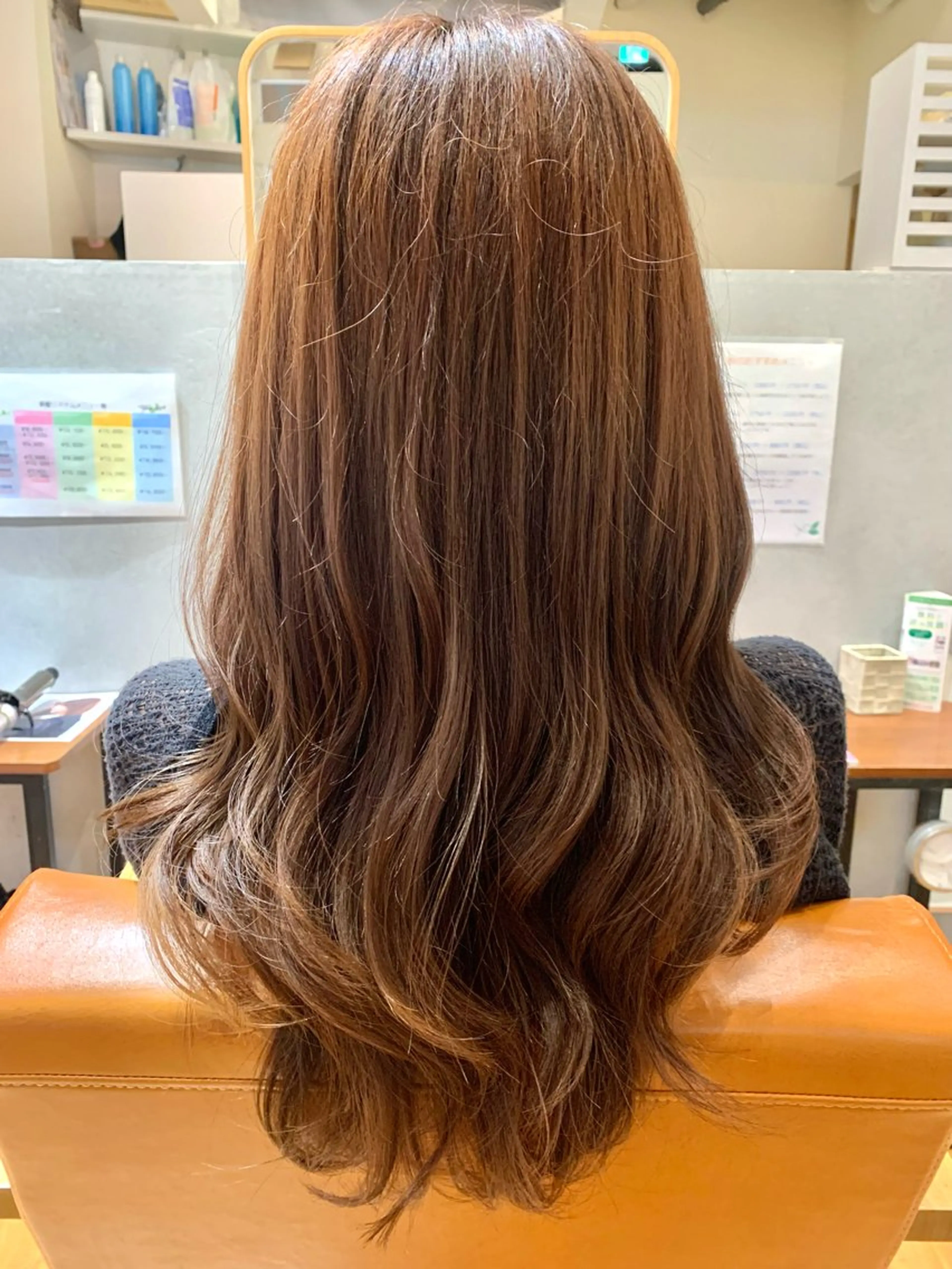 ロング カット ヘアカラー 秋野 遥のヘアスタイル