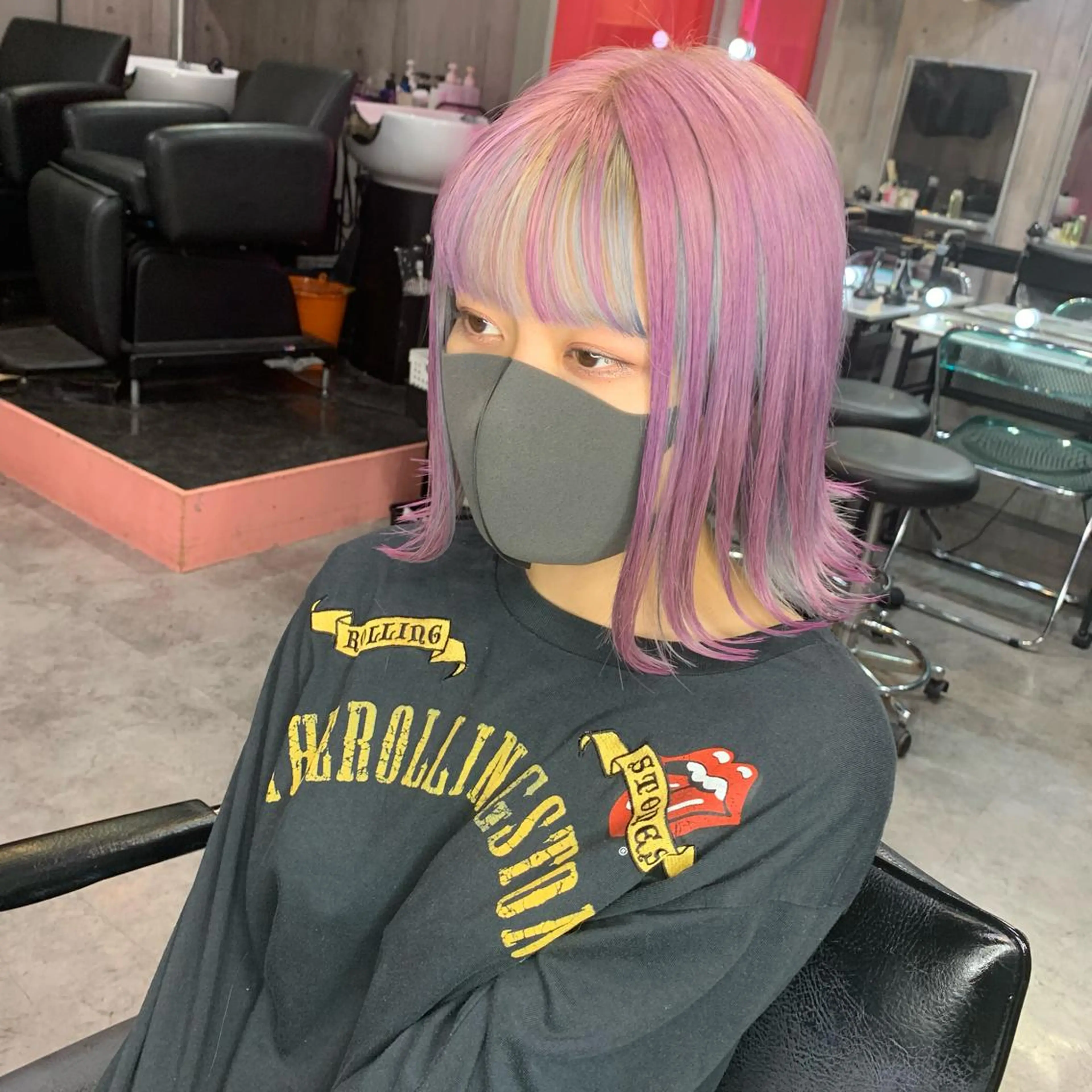 ミディアム カラー ブルーカラー ピンクカラー シルバー ホワイト&レイヤーカ ットエクステ長畠俊輔のヘアスタイル