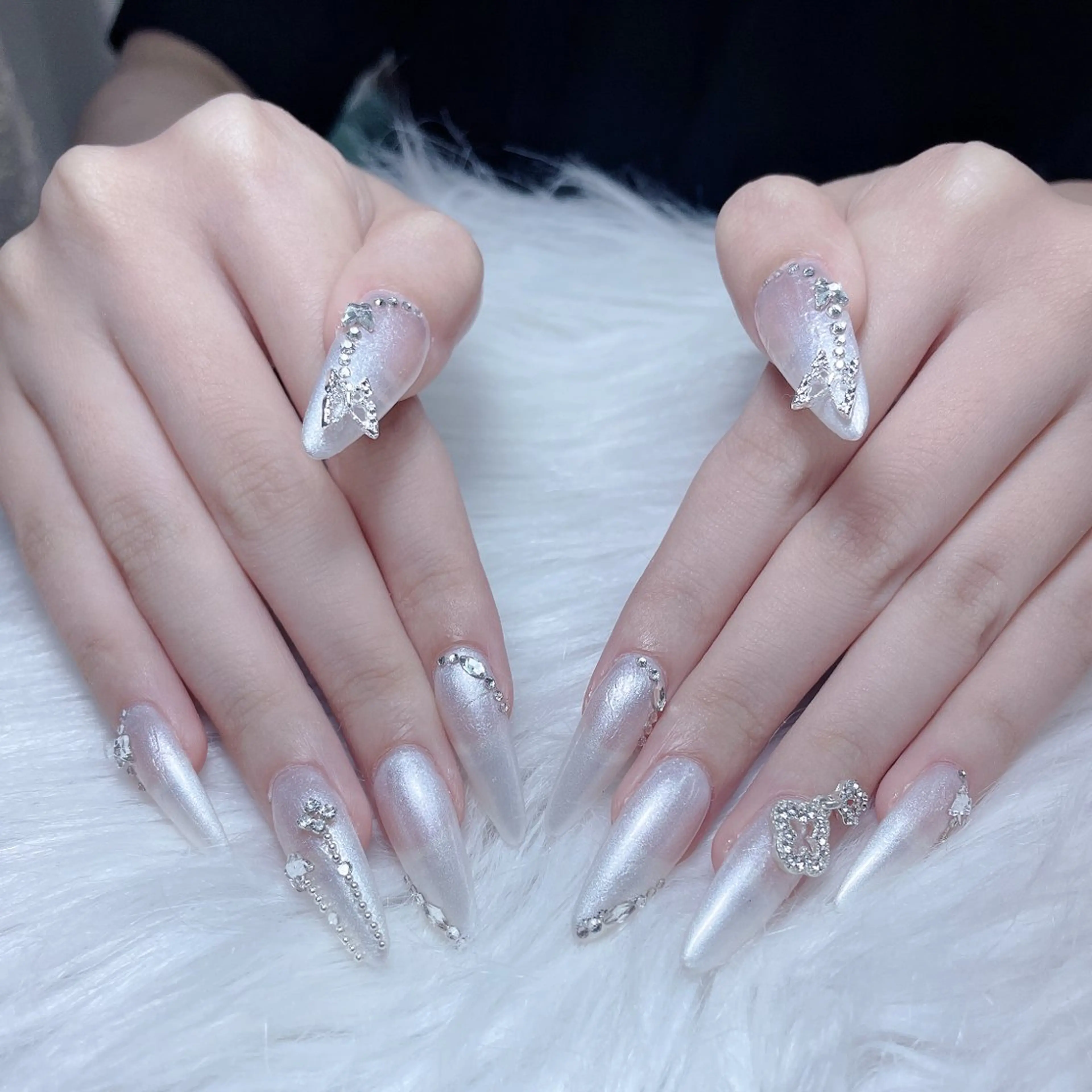 ネイル オーロラネイル 成人式 フレンチネイル ハート 韓国ネイル ハンドネイル Melody Nail所属・Melody  3D/スカルプ専門店のネイルデザイン