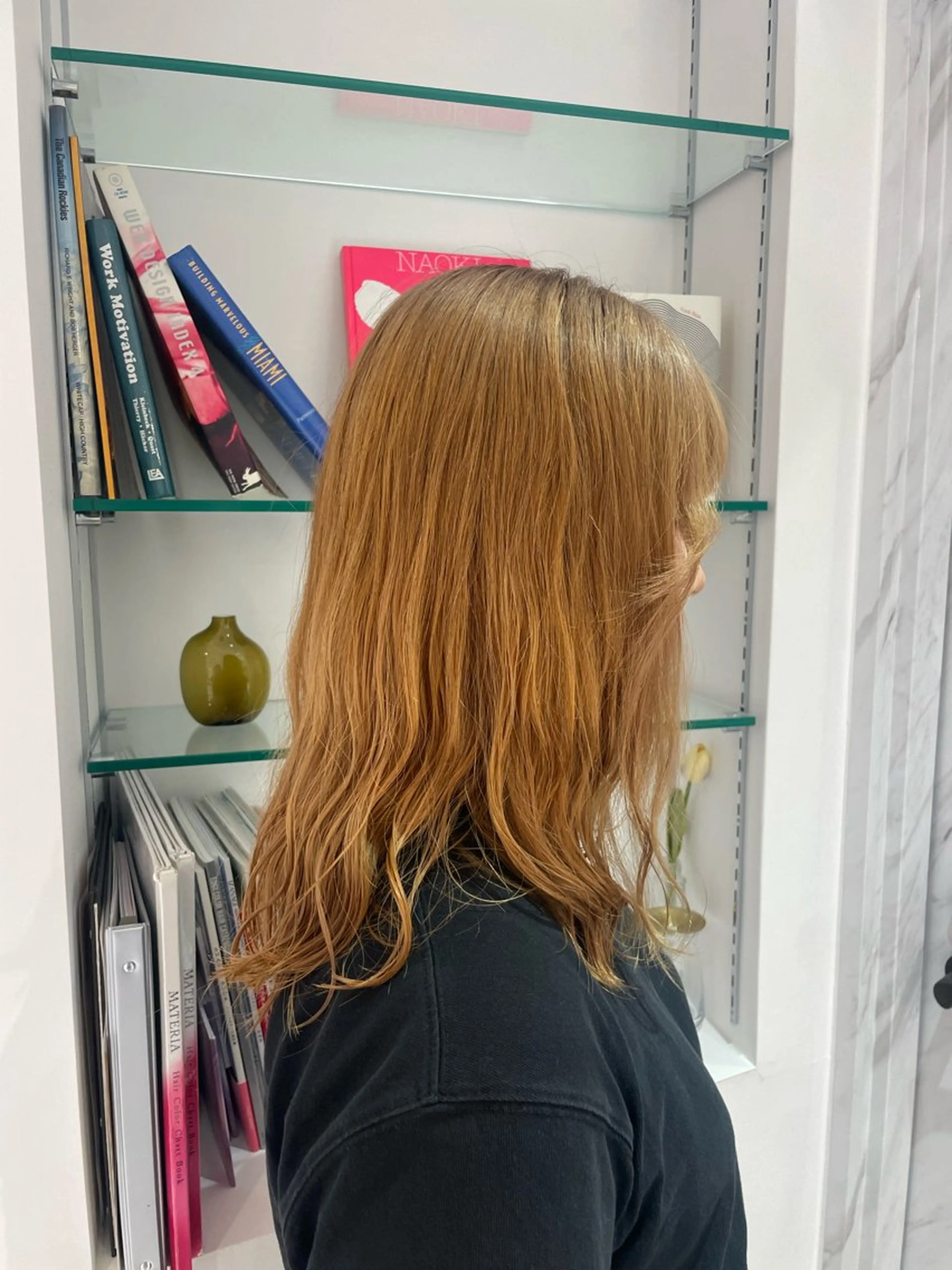 ロング カラー ベージュカラー ミルクティーベージュ カット ヘアカラー 佐藤 綾郁のヘアスタイル