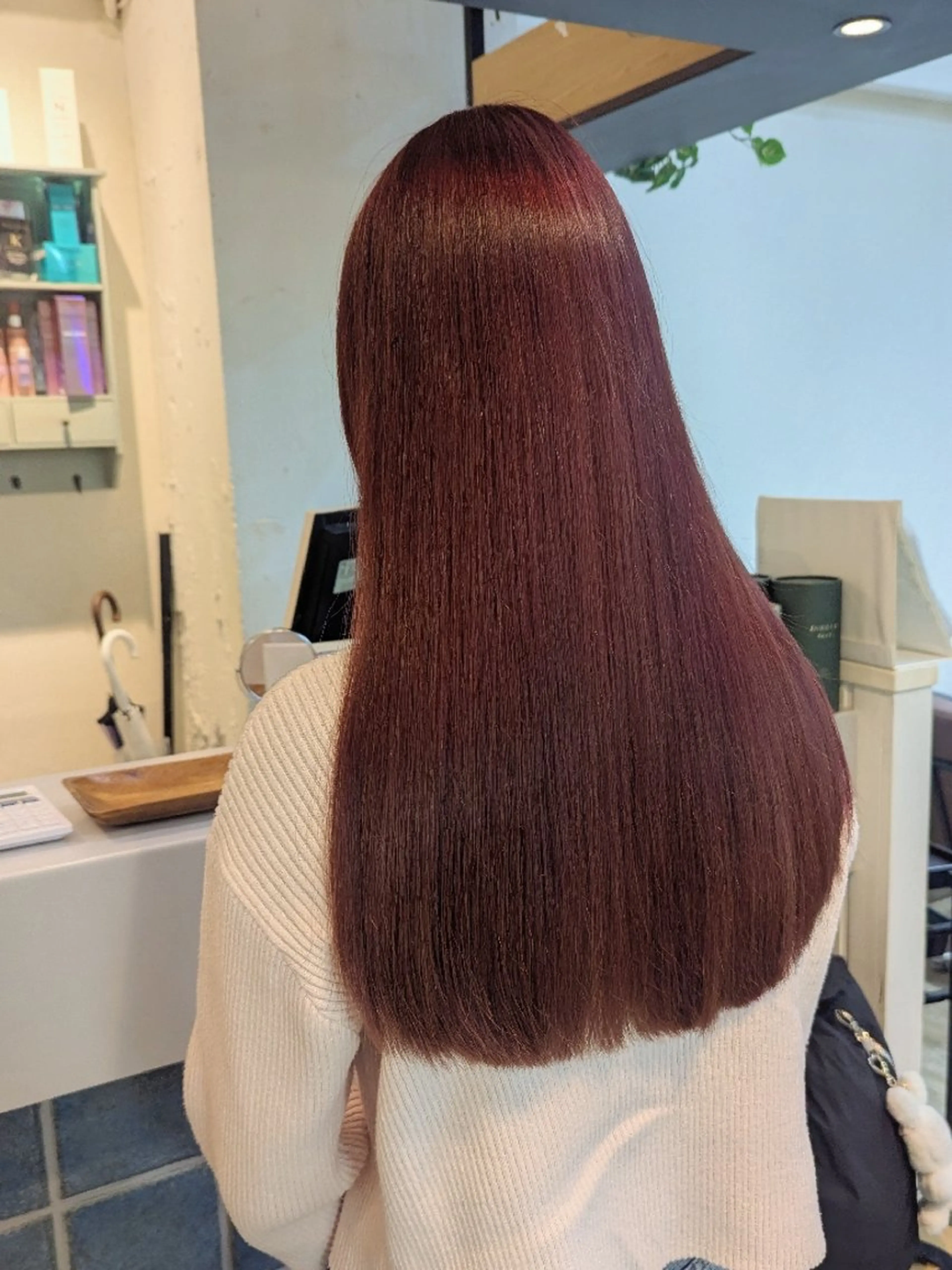 ロング カラー ボルドーカラー ヘアカラー トリートメント 🏹MIYU￤うるつ やカラー/抜け感ヘアのヘアスタイル