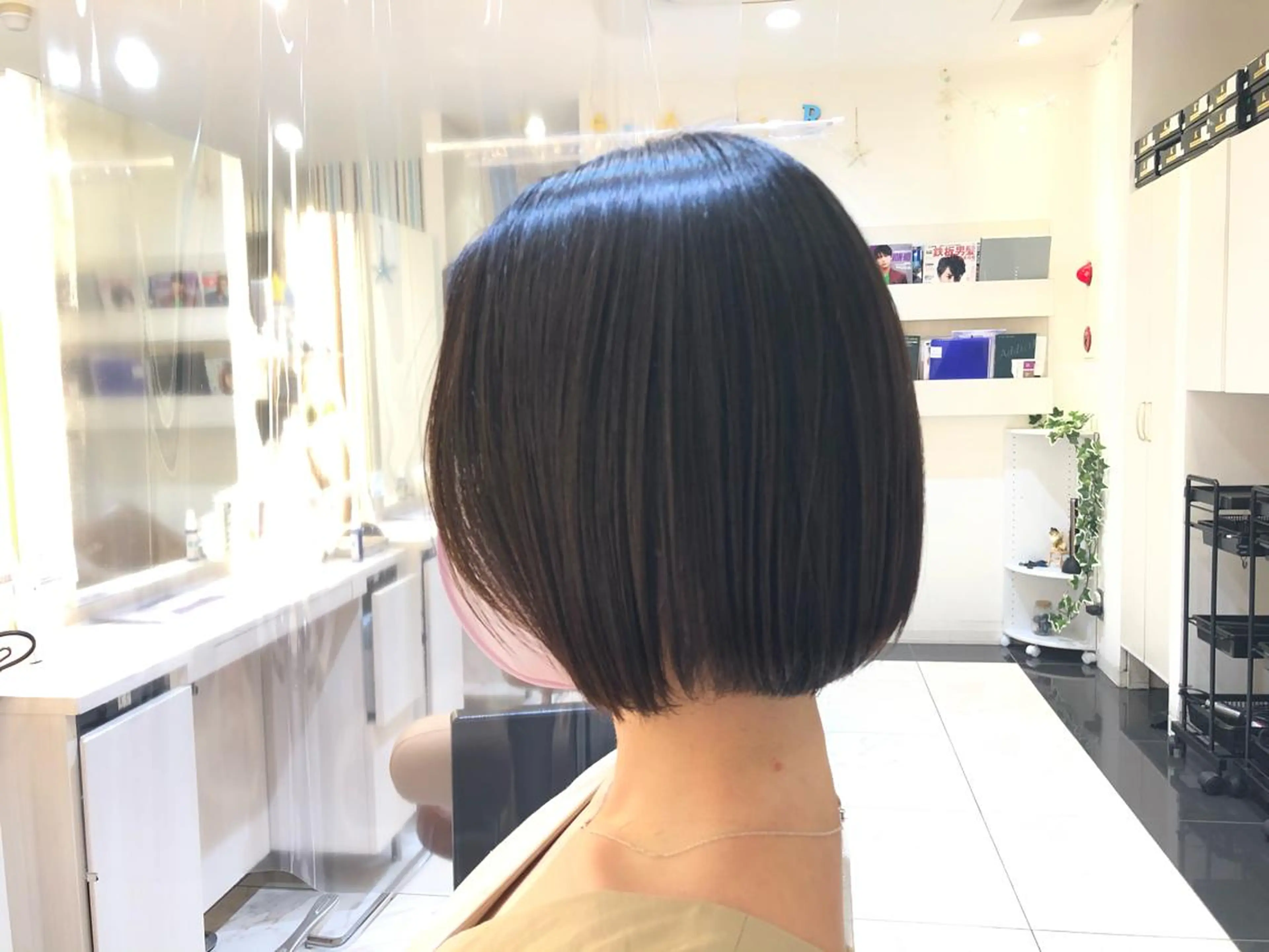 ショート パーマ 髪質改善 縮毛矯正 ストレートパーマ 安井　昴 💫ブリーチ縮毛矯正のヘアスタイル
