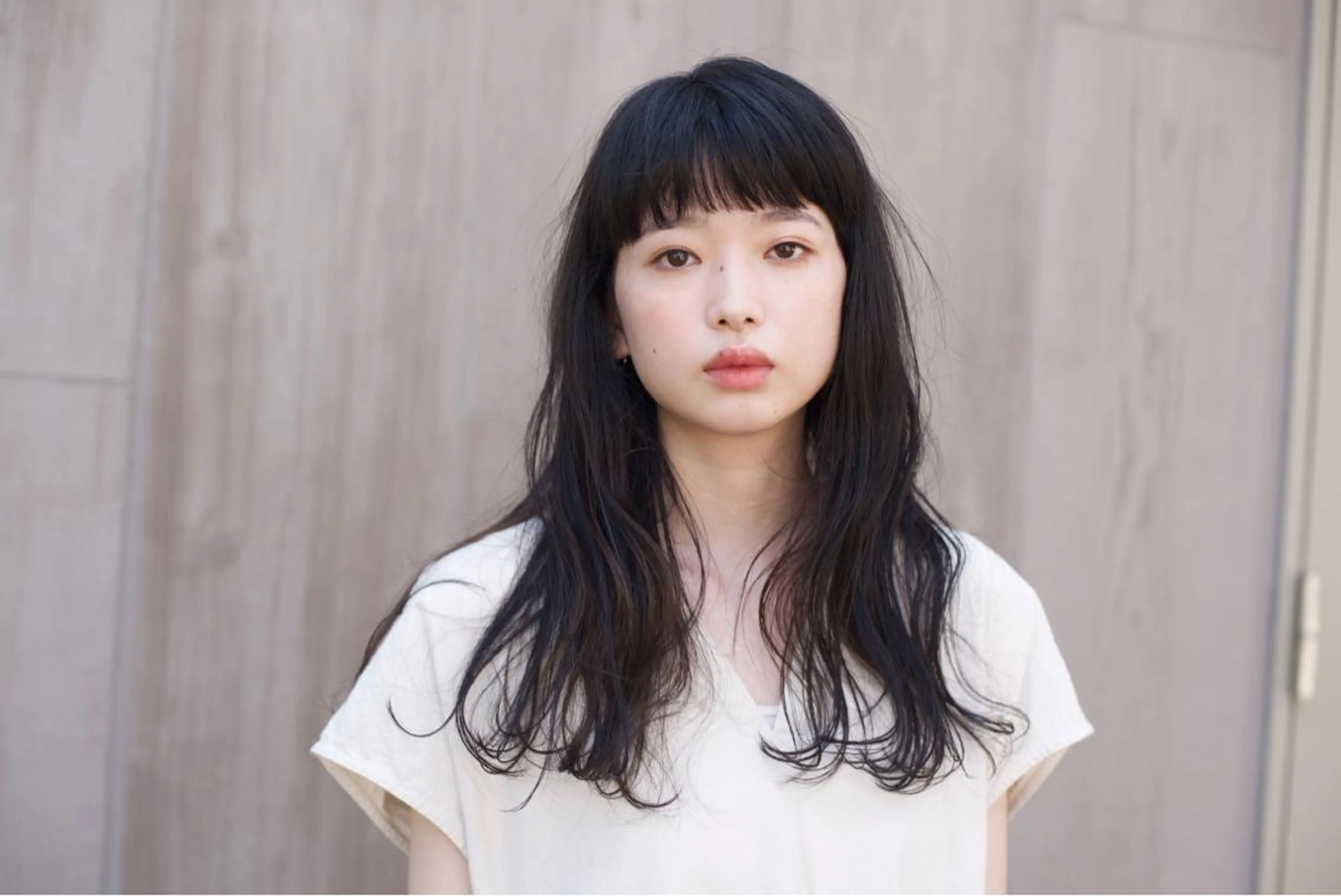 セミロング アッシュ 外国人風カラー ハイライト 髪質改善 韓国風ヘア カット パーマ トリートメント hoNua. 栄/透明感カラーのヘアスタイル