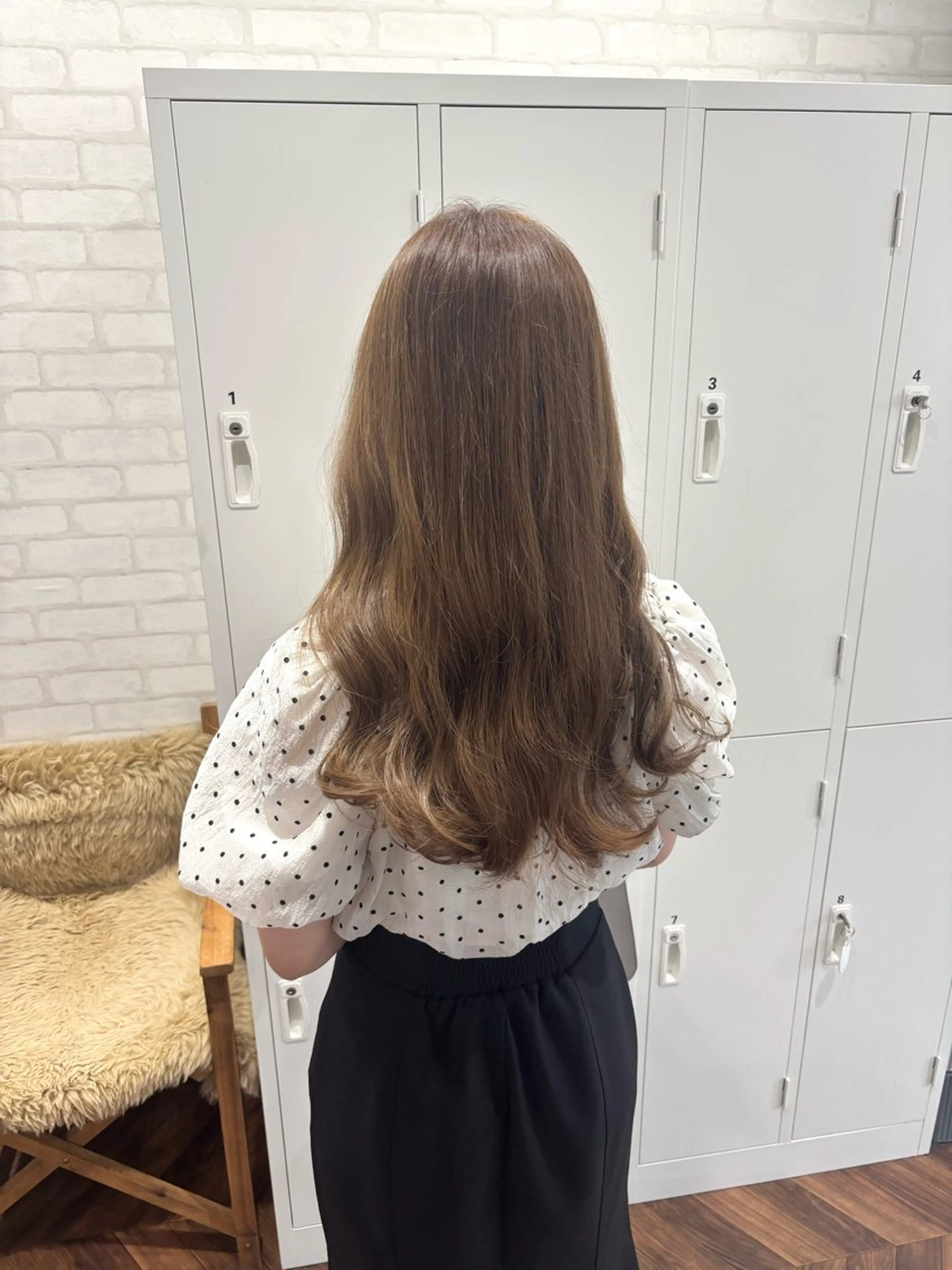 セミロング カラー アッシュ ベージュカラー ブリーチ ブリーチなしカラー カット ヘアカラー トリートメント Zina_博多 SHINOのヘアスタイル