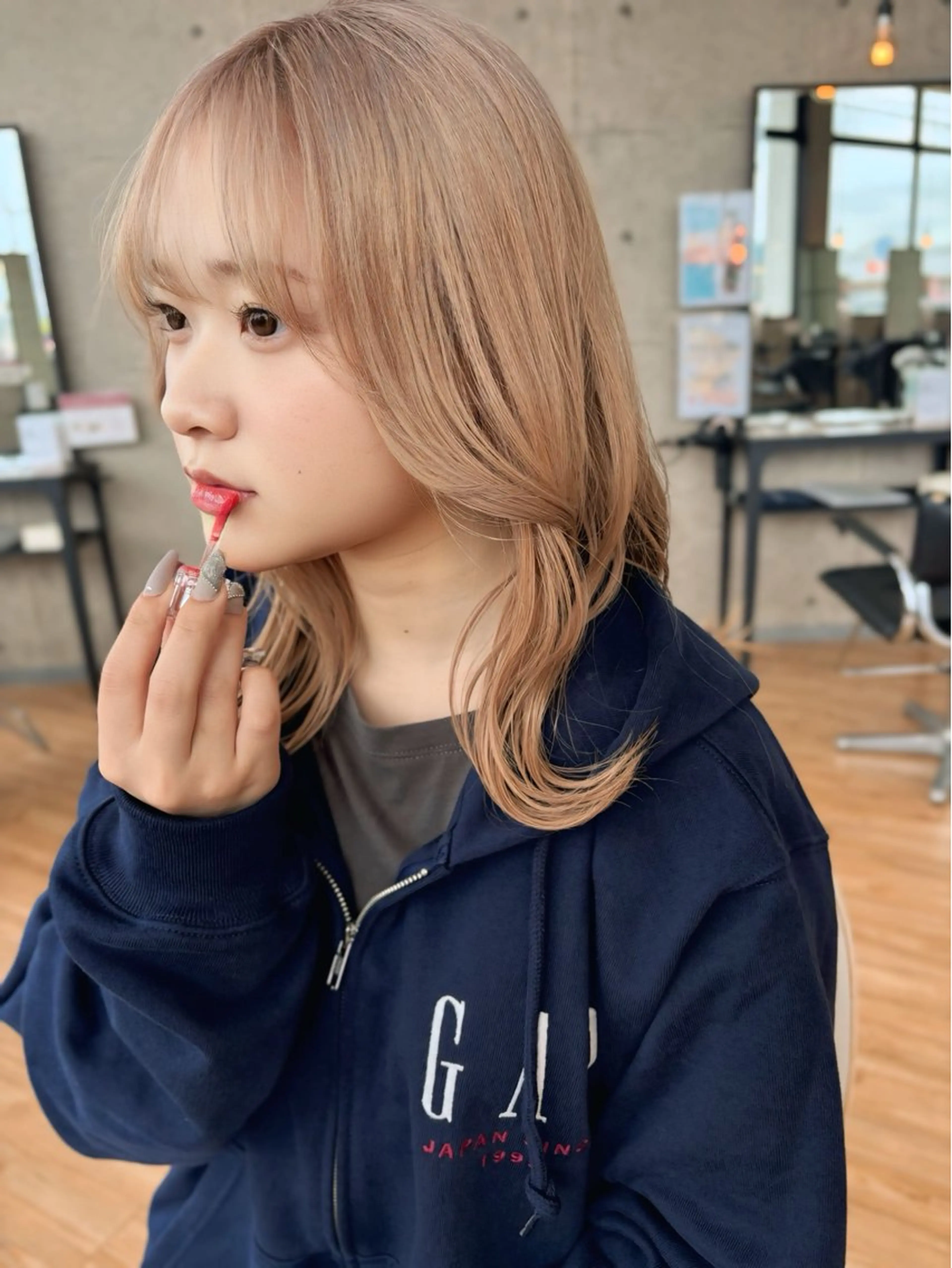 ミディアム カラー ヘアカラー トリートメント LIFE 本店所属・ハイトーン×韓国 レイヤー/ 小林達哉のヘアスタイル
