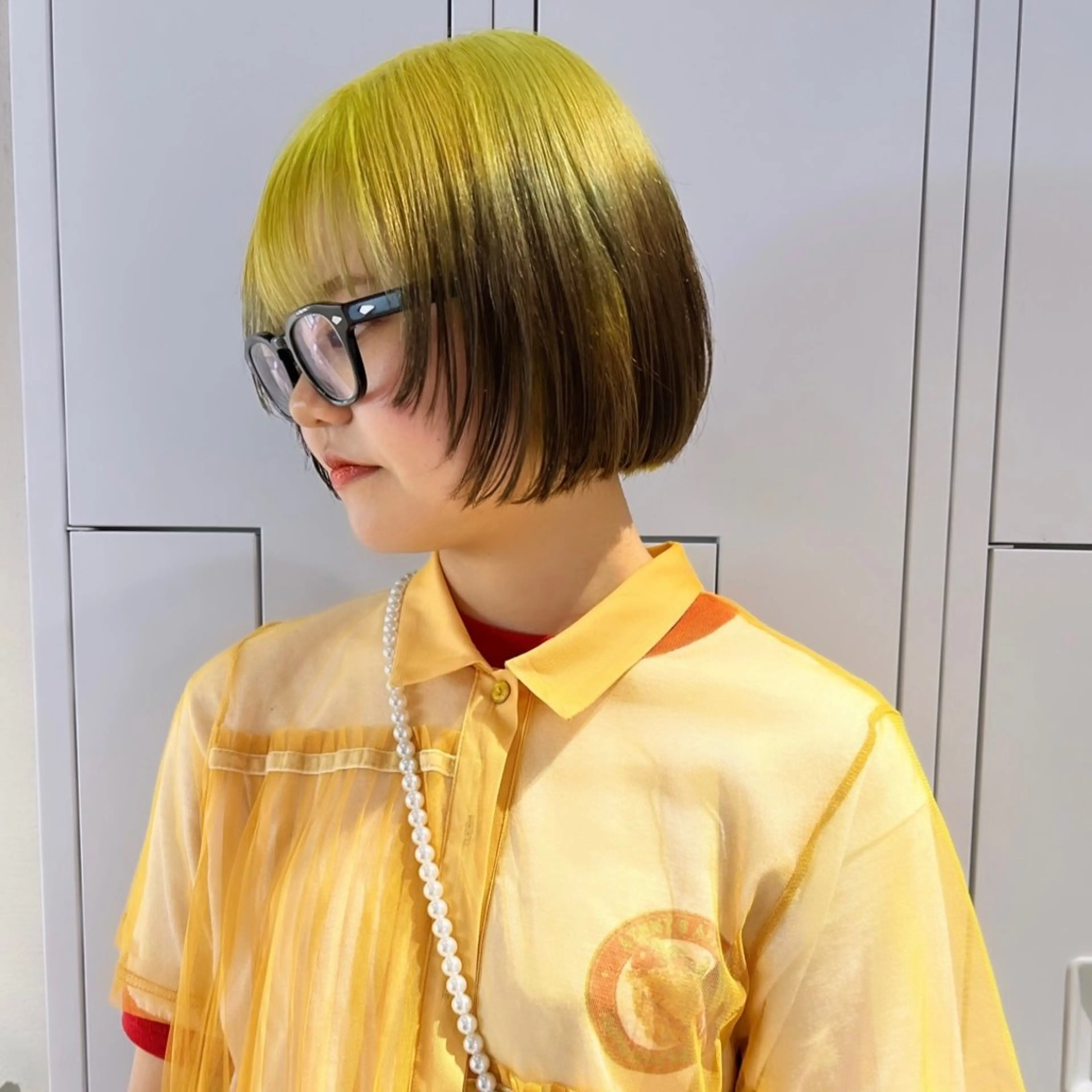 ショート カラー ベージュカラー デザインカラー ダブルカラー ハイトーンカラー イルミナカラー カット ヘアカラー トリートメント 心斎橋ダブルカラー ボブ/レイヤーのヘアスタイル