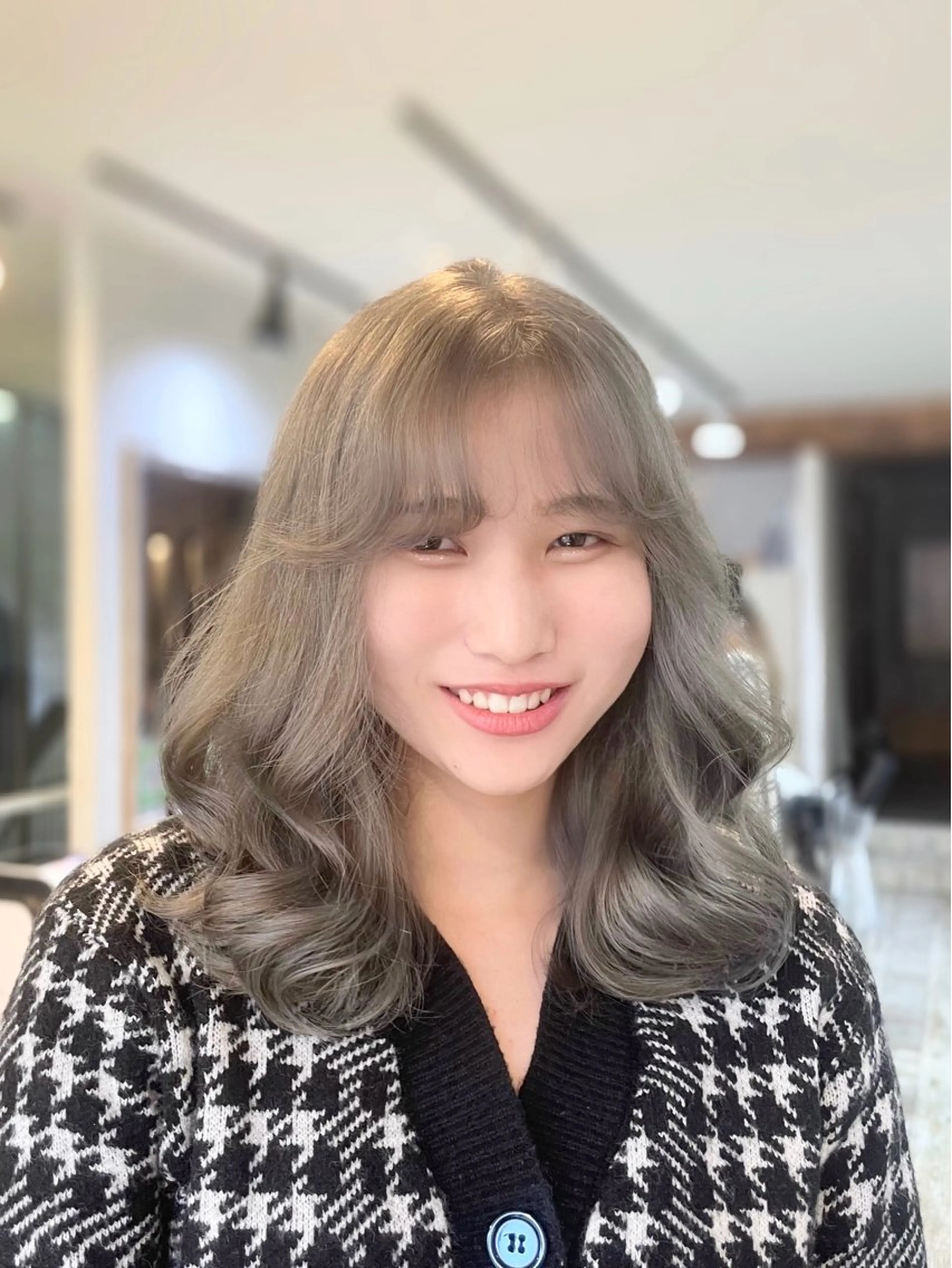 セミロング カラー グレージュ カット ヘアカラー トリートメント motel所属・モデルや芸能人も通う ✨マンツーマンサロンのヘアスタイル