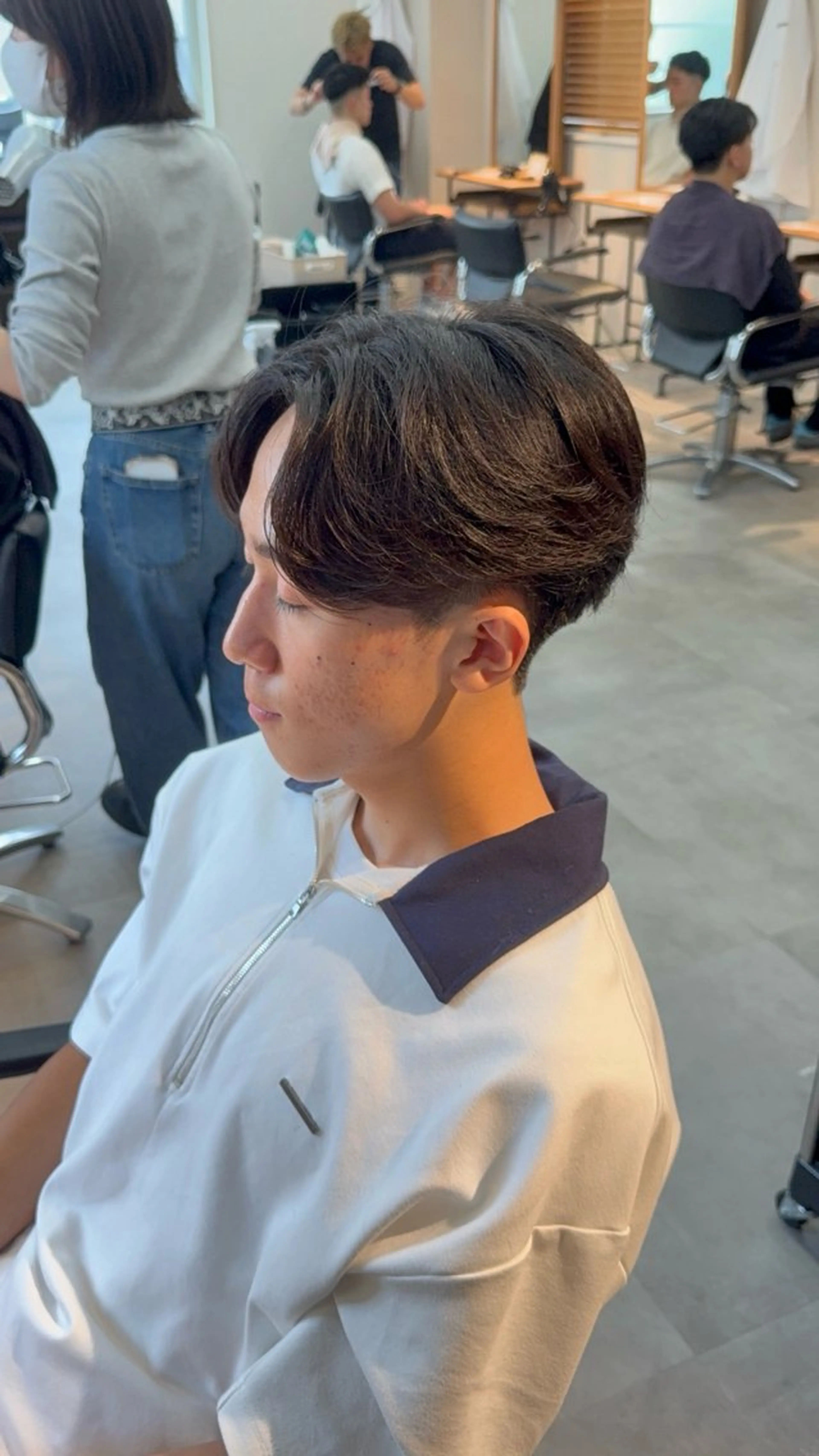 メンズ センターパート ダウンパーマ フェザーパーマ カルマパーマ メンズ韓国風 カット 縮毛矯正 トリートメント ✂️曲がる縮毛矯正✨ MEN'S/髪質改善のヘアスタイル