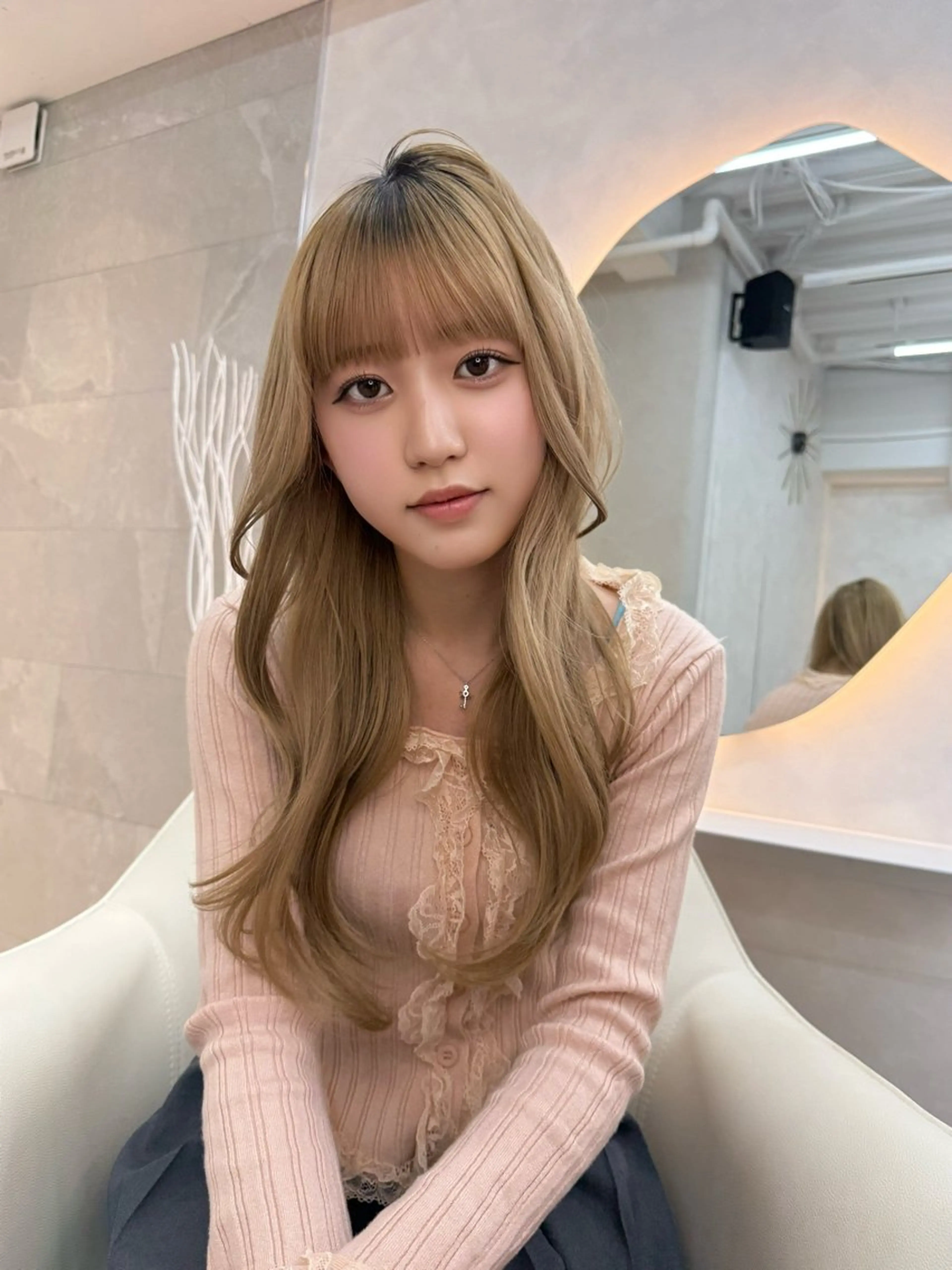 カラー ベージュカラー ブリーチ 透明感カラー デザインカラー グレージュ ヘアカラー 🦋ami/浦和 ブリーチカラー🦋のヘアスタイル