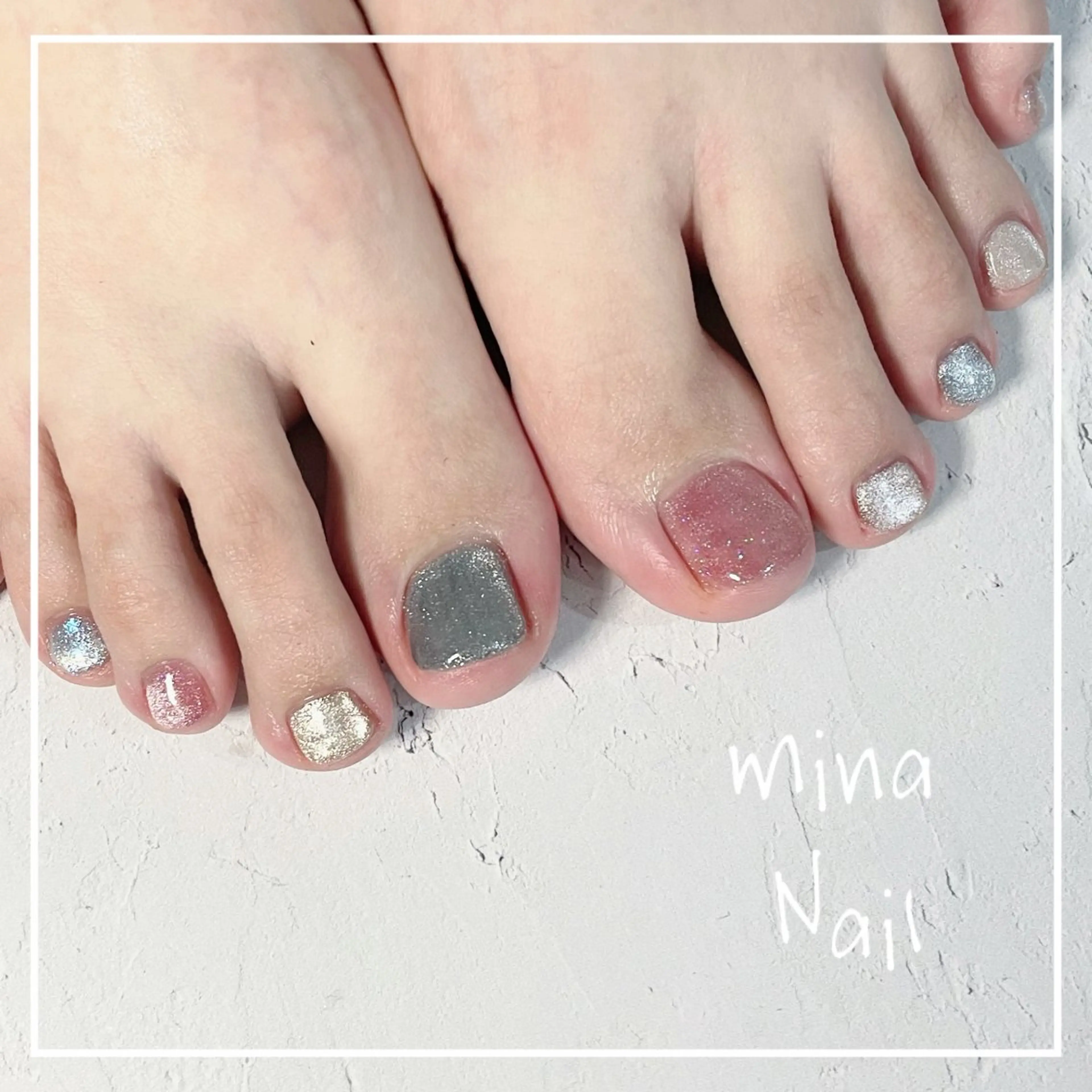 ネイル キラキラネイル マグネットネイル 冬ネイル クリスマス mina Nailのネイルデザイン
