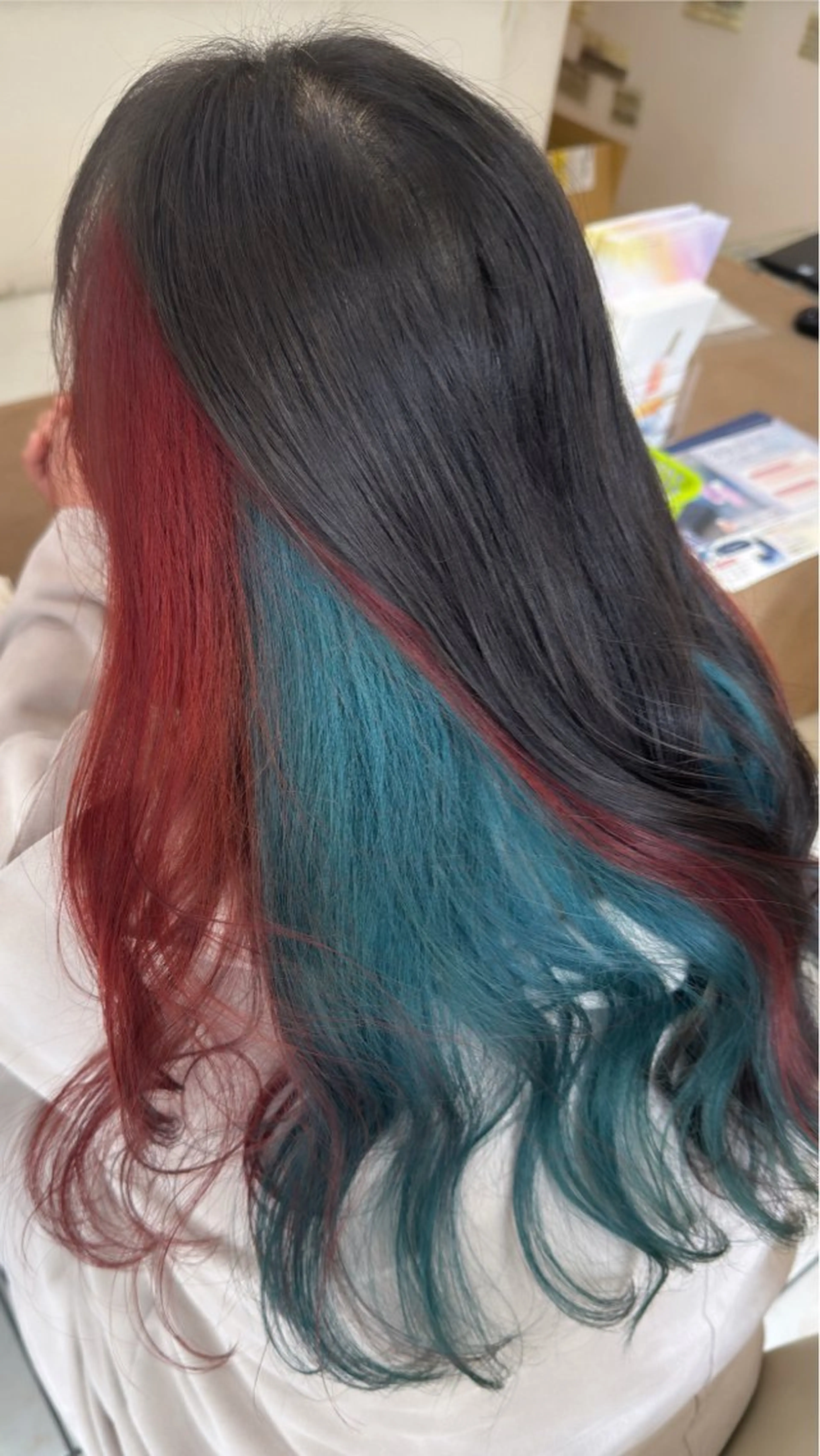 ロング カラー ヘアカラー トリートメント 【髪質改善特化】 艶髪/白髪ぼかしのヘアスタイル