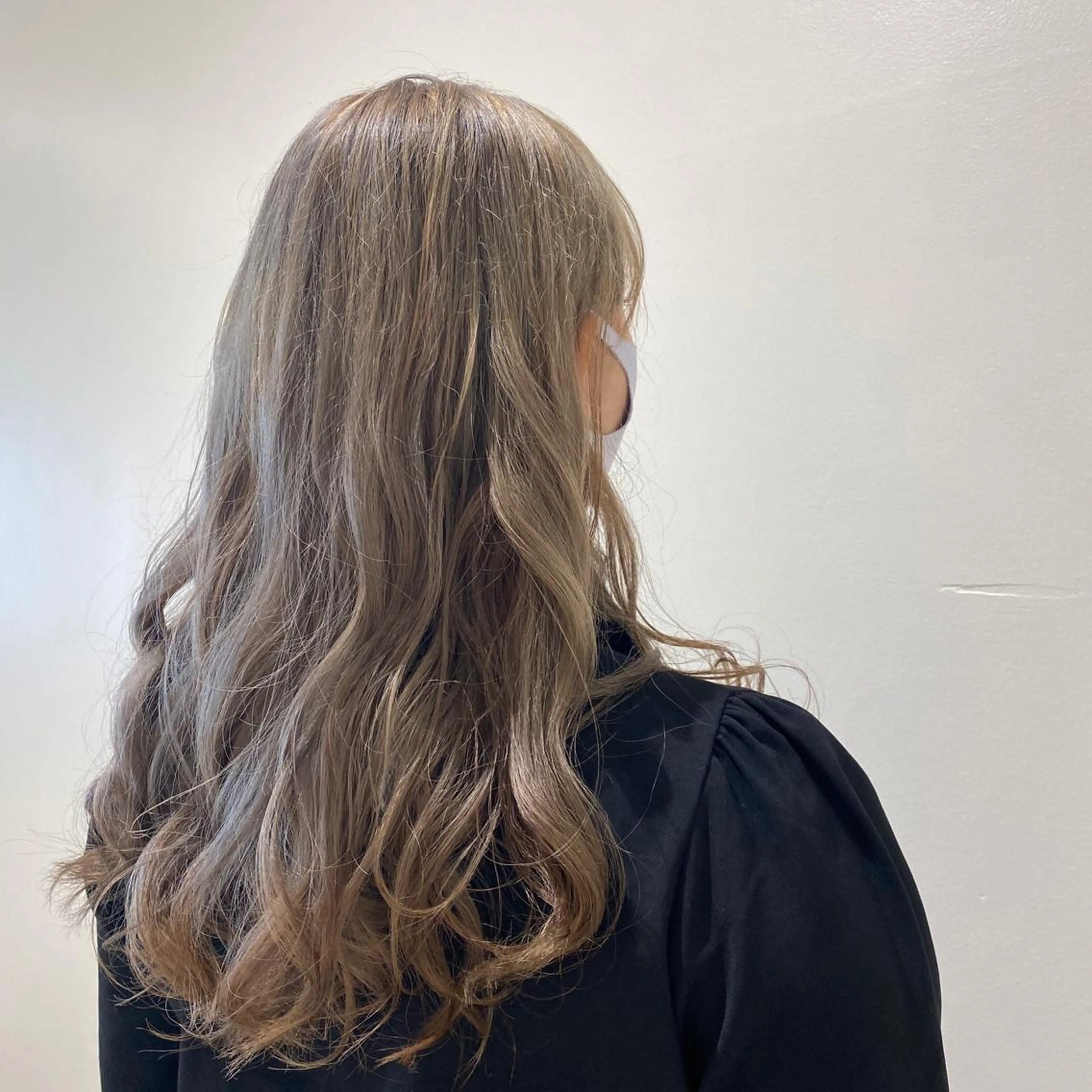 ロング カラー ベージュカラー ミルクティーベージュ 透明感カラー🌈 菊池 結衣のヘアスタイル