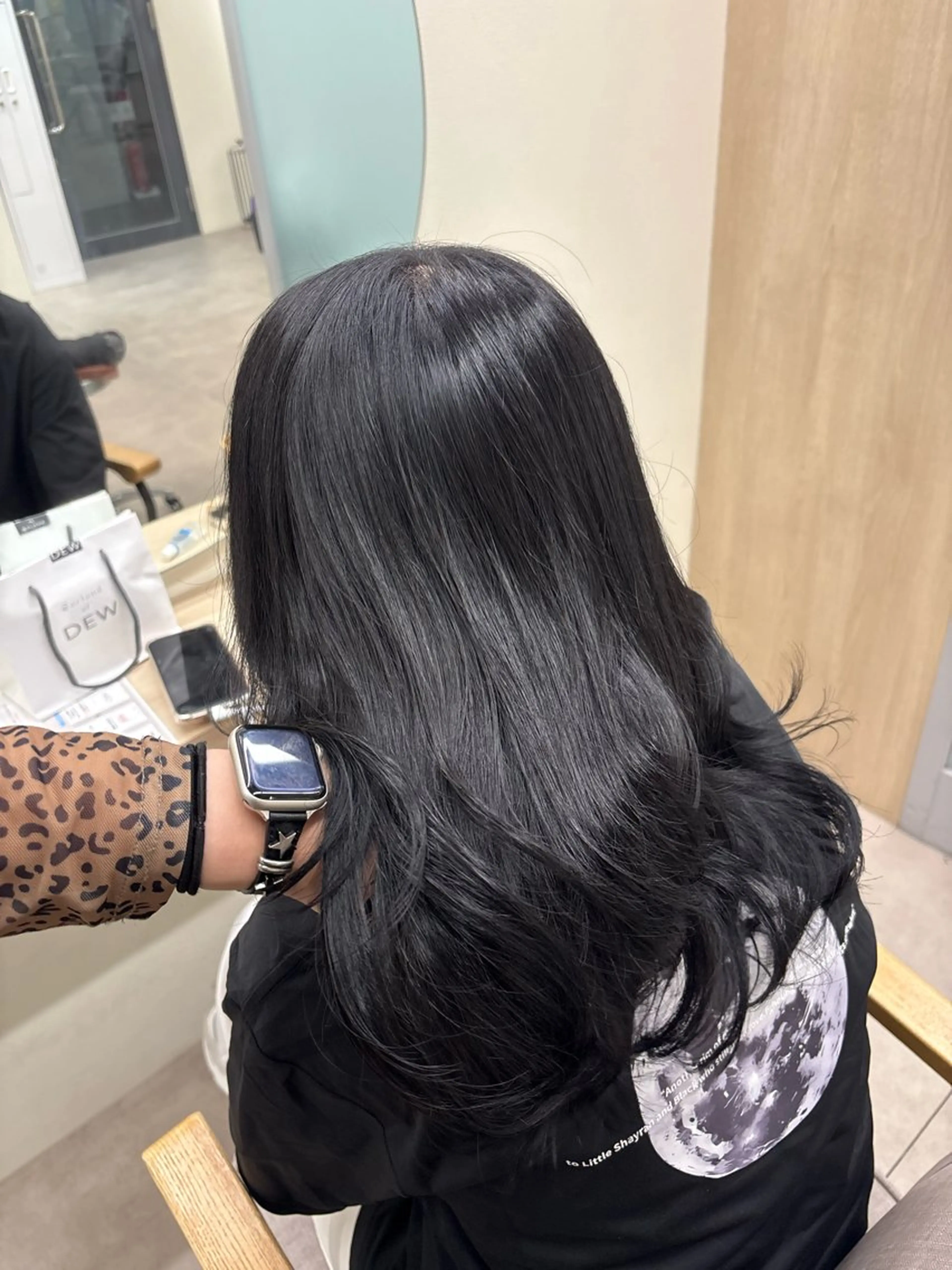 セミロング ヘアカラー Uni江坂所属・小林⠀ 咲羽のヘアスタイル