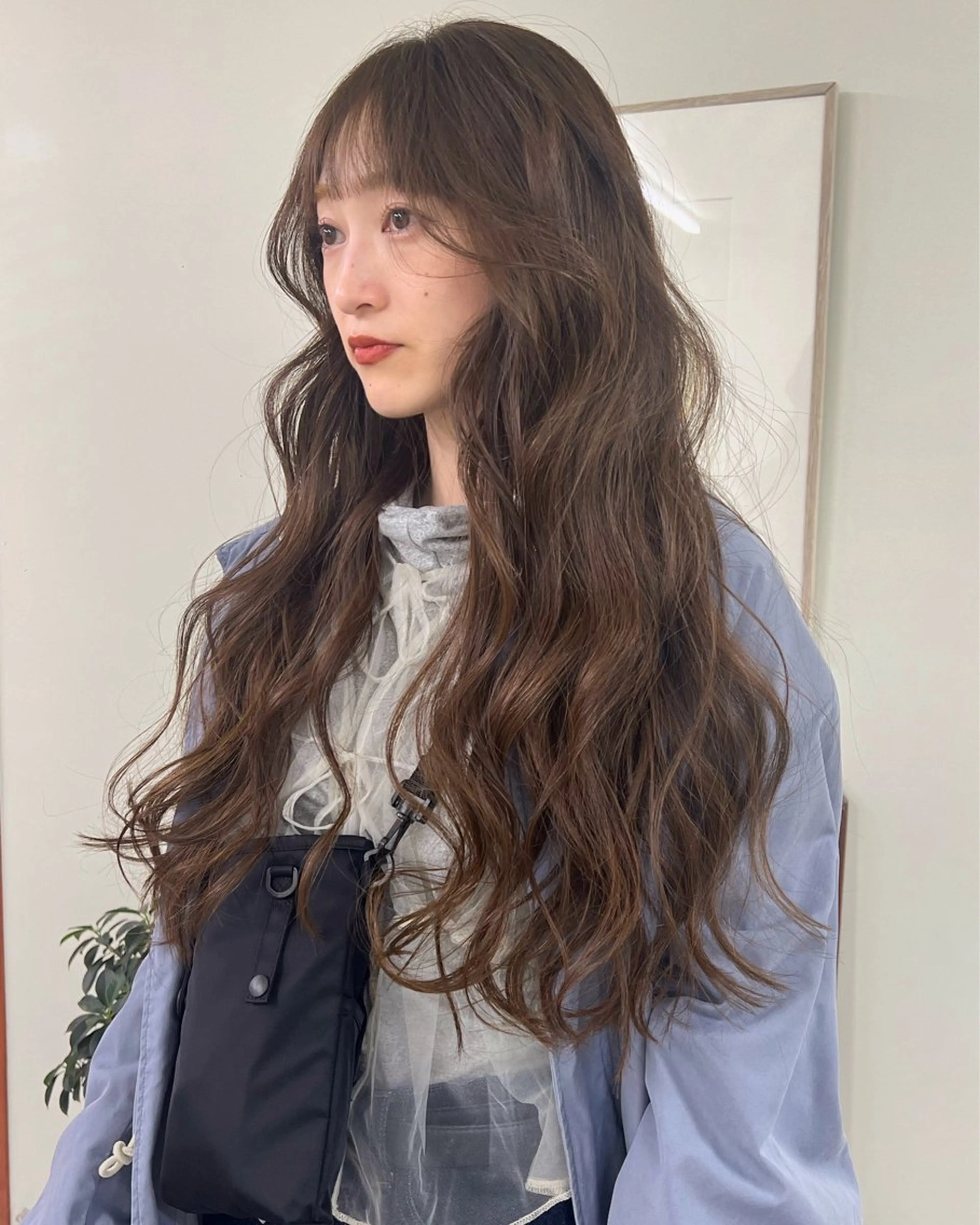 ロング カラー ブリーチ ブリーチなしカラー カット ヘアカラー トリートメント 小林 美咲のヘアスタイル