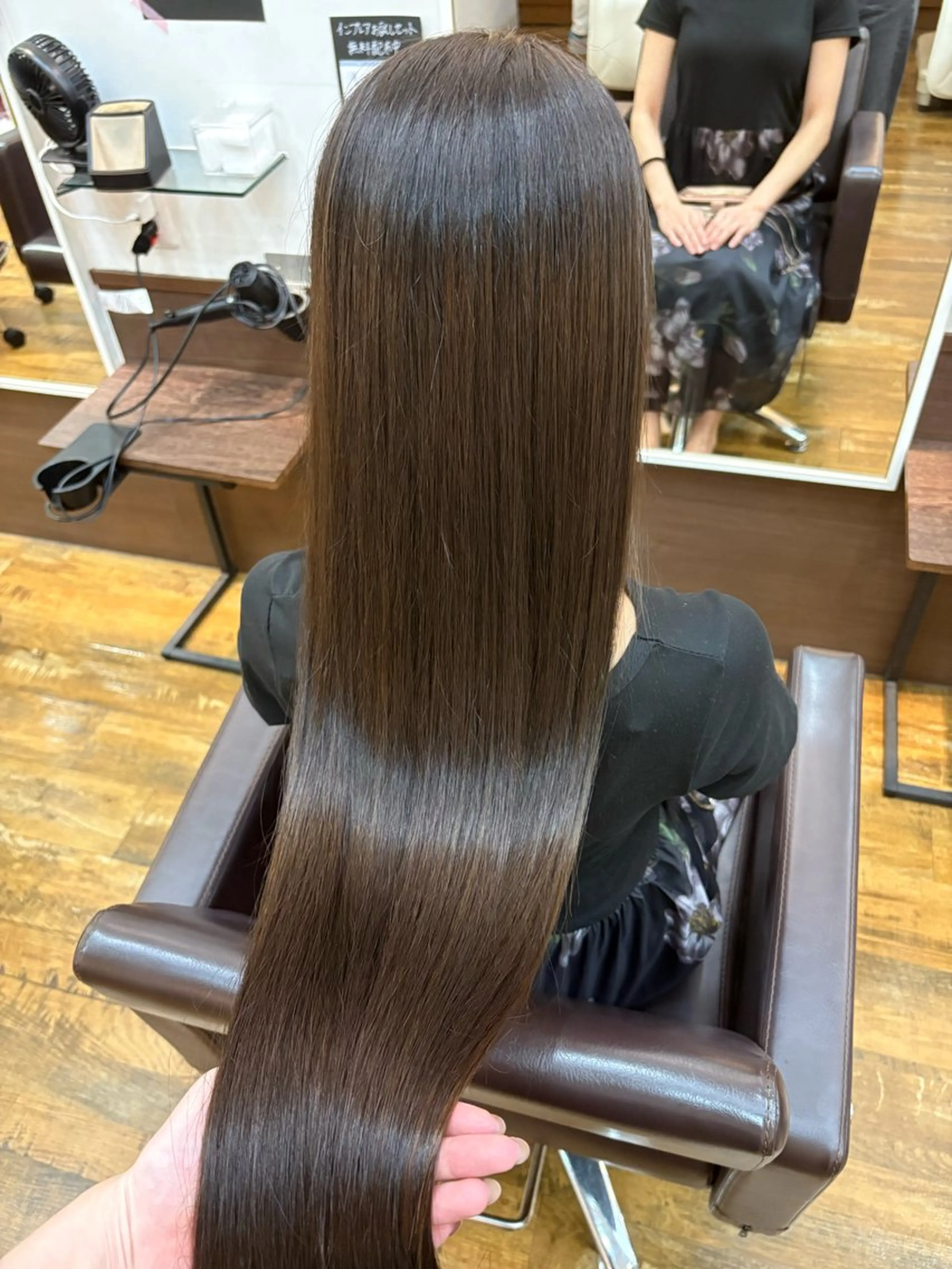 ロング カラー ヘアカラー トリートメント hairsalon de Forever所属・ちづるForever Assistantのヘアスタイル