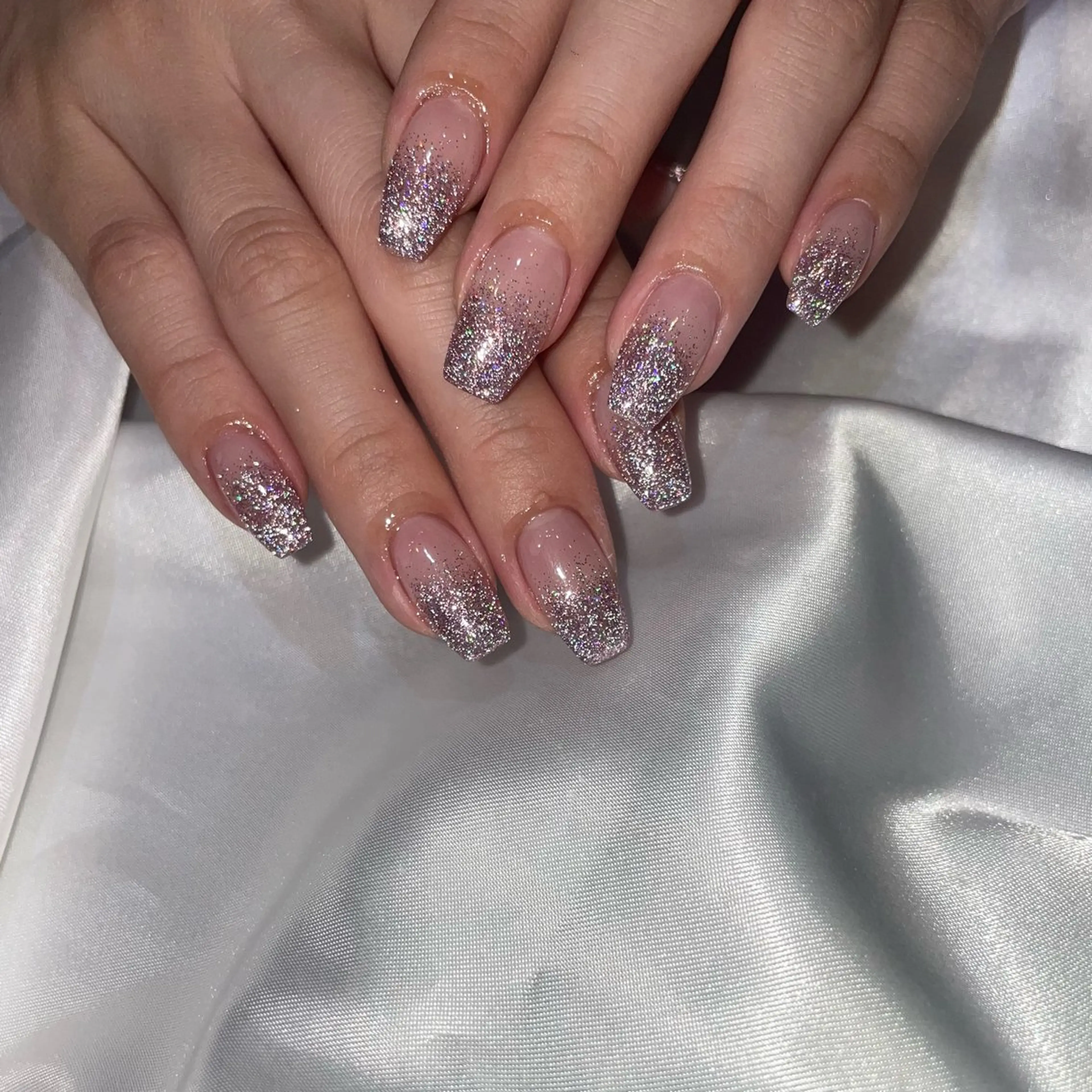 ネイル フラッシュネイル フットネイル ジェルネイル ラメ(グリッター) ニュアンスネイル ハンドネイル 糀屋 彩奈のネイルデザイン