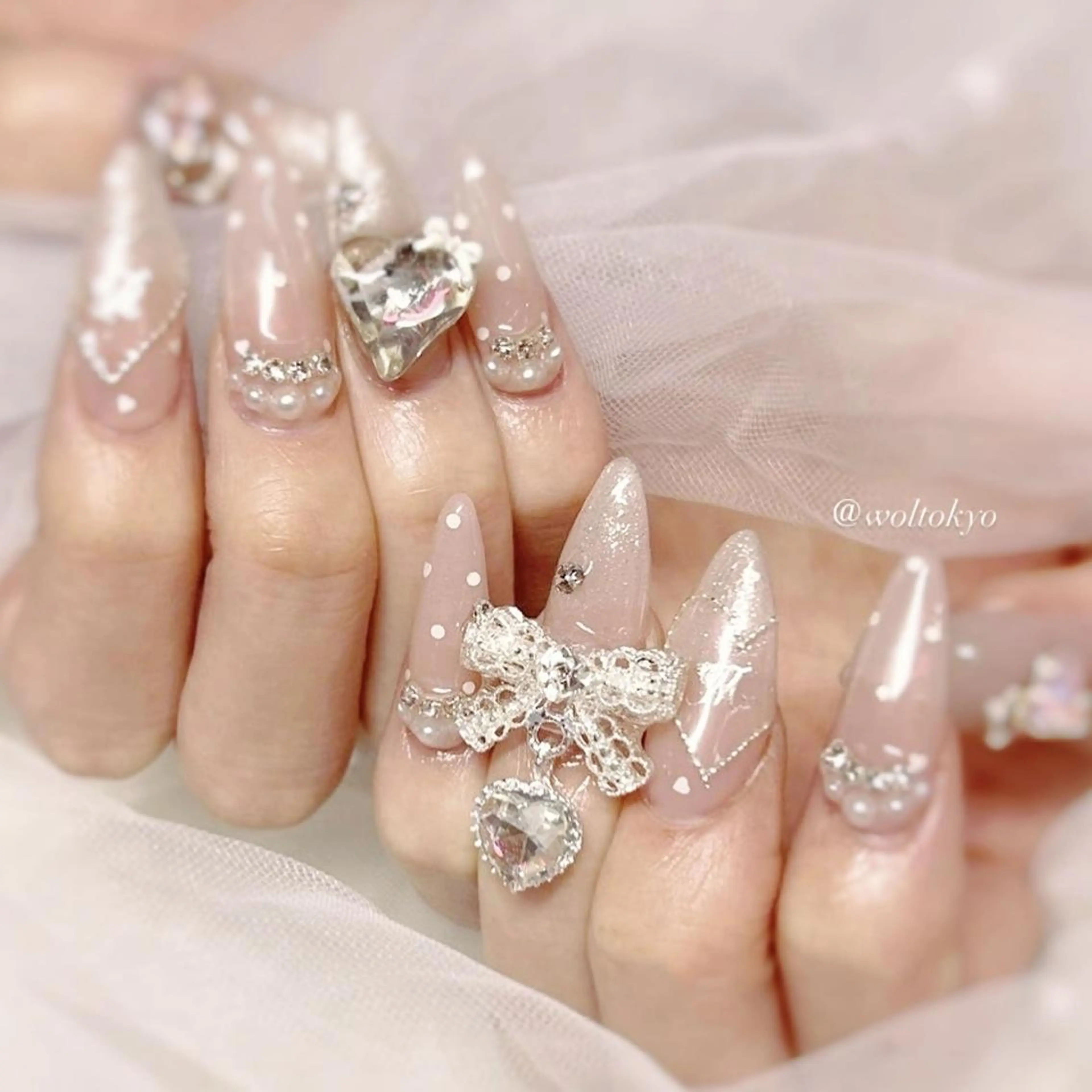 ネイル ハンドネイル hinata池袋 🌙WOLTOKYOのネイルデザイン