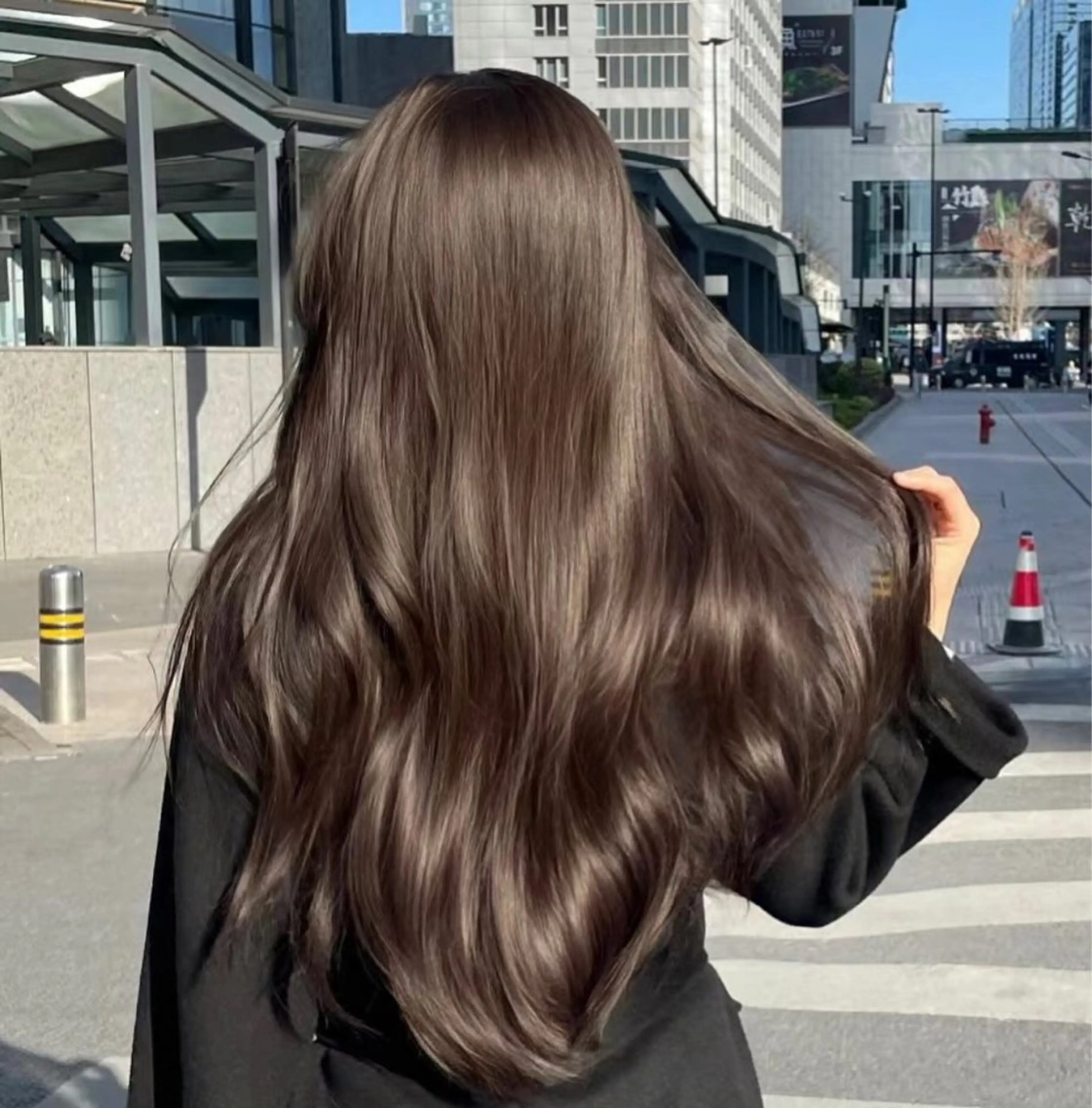 ロング ヘアカラー トリートメント 大人っぽベージュ🤍 レイヤーRikutoのヘアスタイル