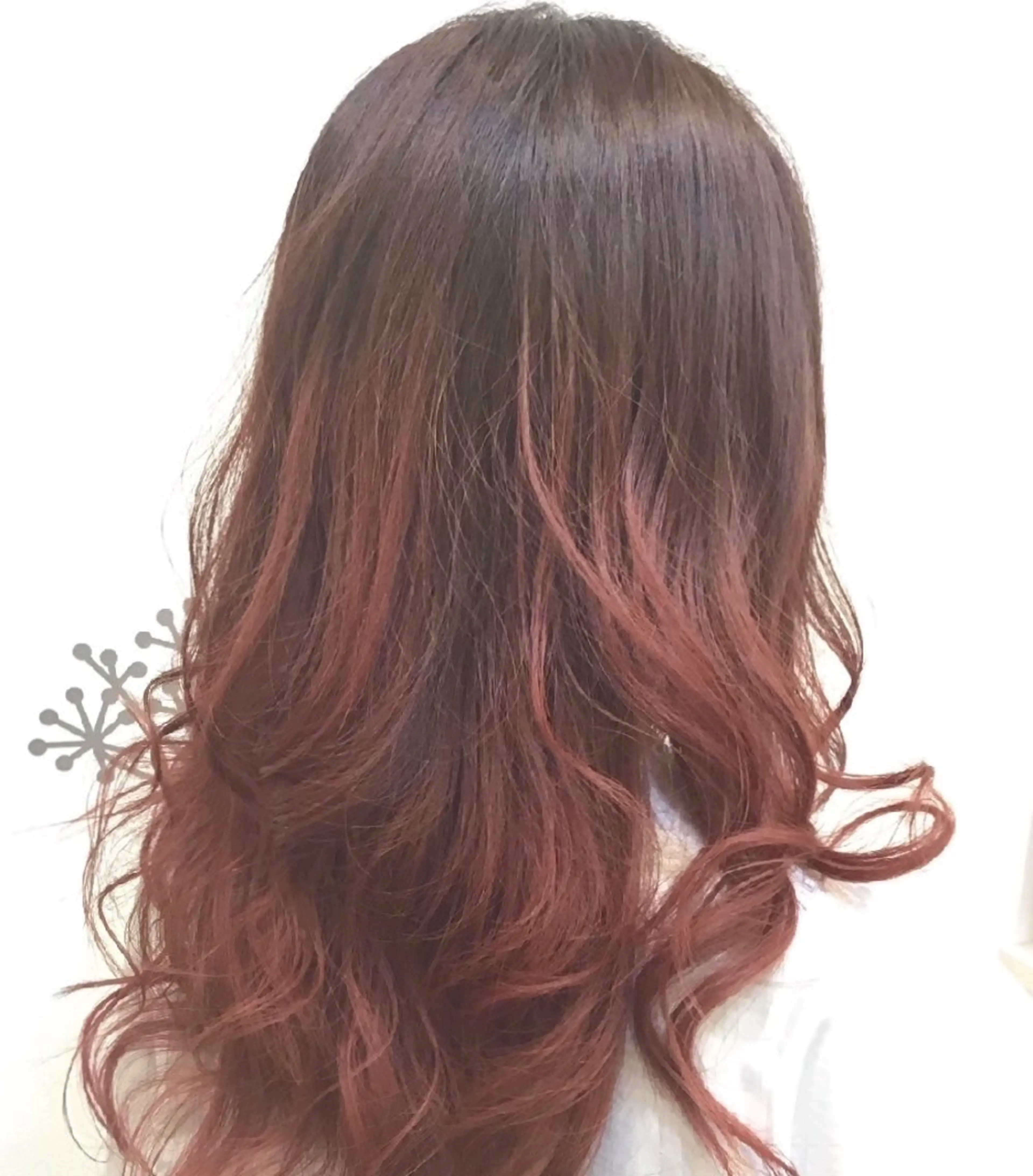 カラー ロング バレイヤージュ ベージュカラー ピンクカラー ピンクベージュ レイヤーカット HAIR STAGE EIGHT所属・柴本 巧のヘアスタイル