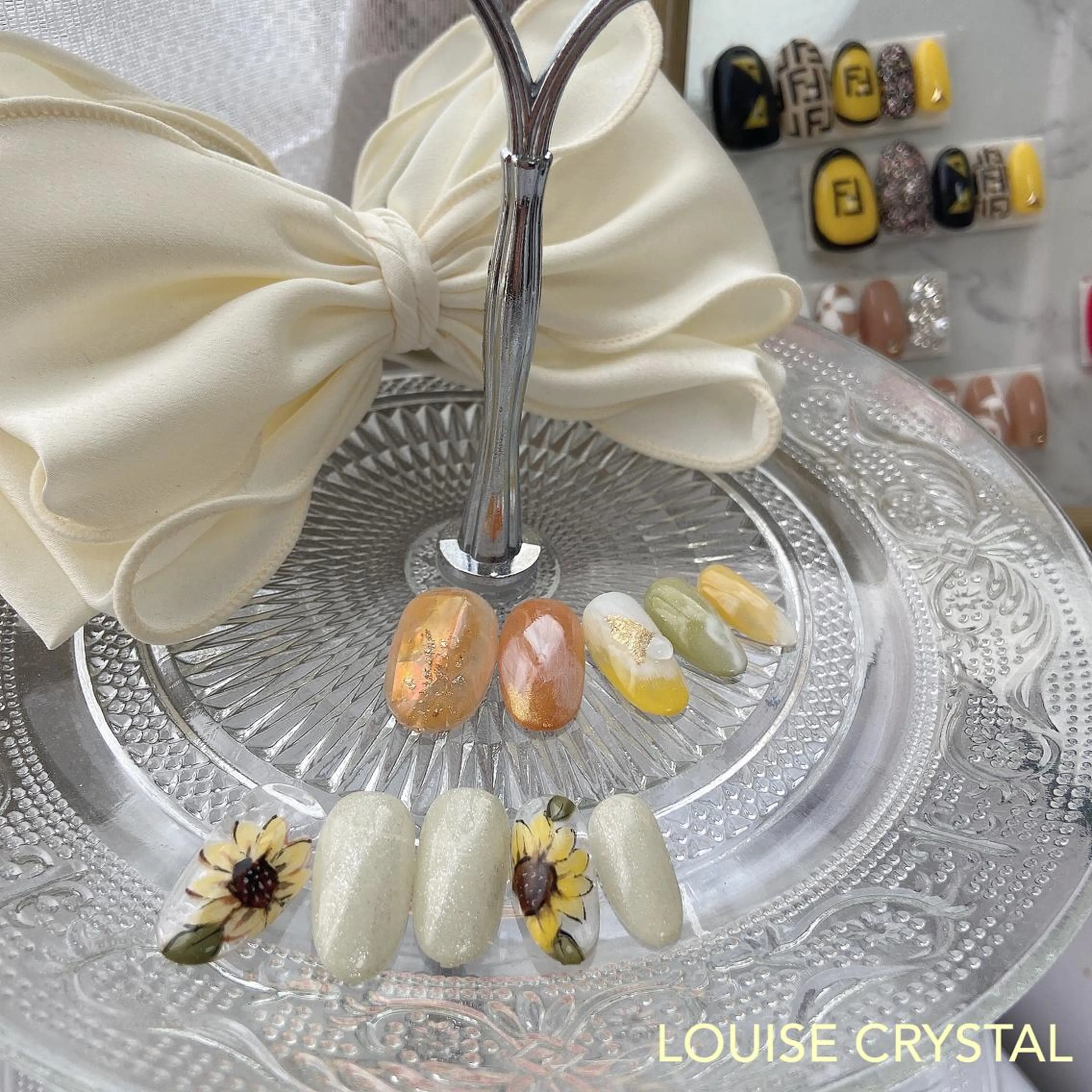 ネイル ネイルチップ LOUISE CRYSTALのネイルデザイン