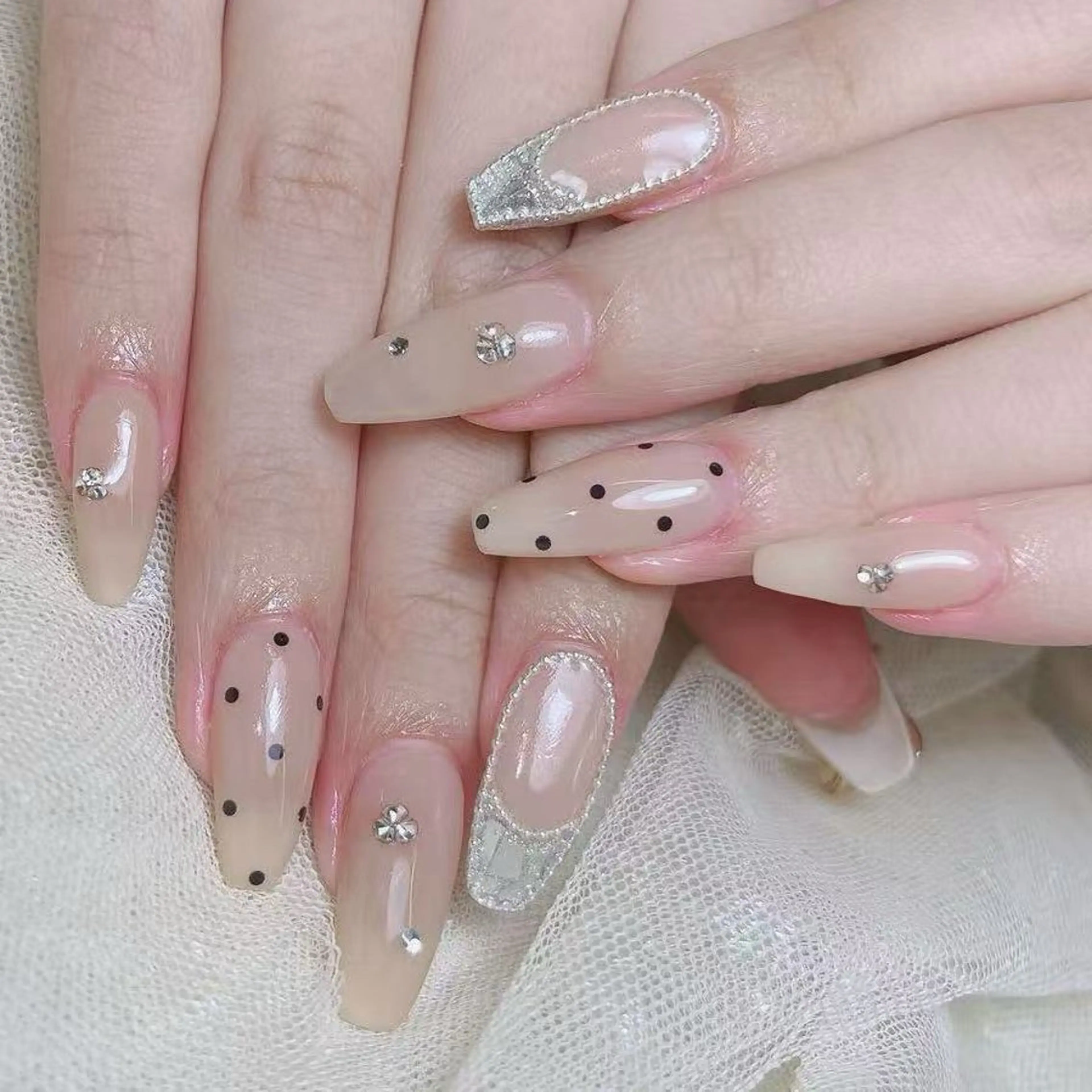 ネイル ハンドネイル Queens マオのネイルデザイン