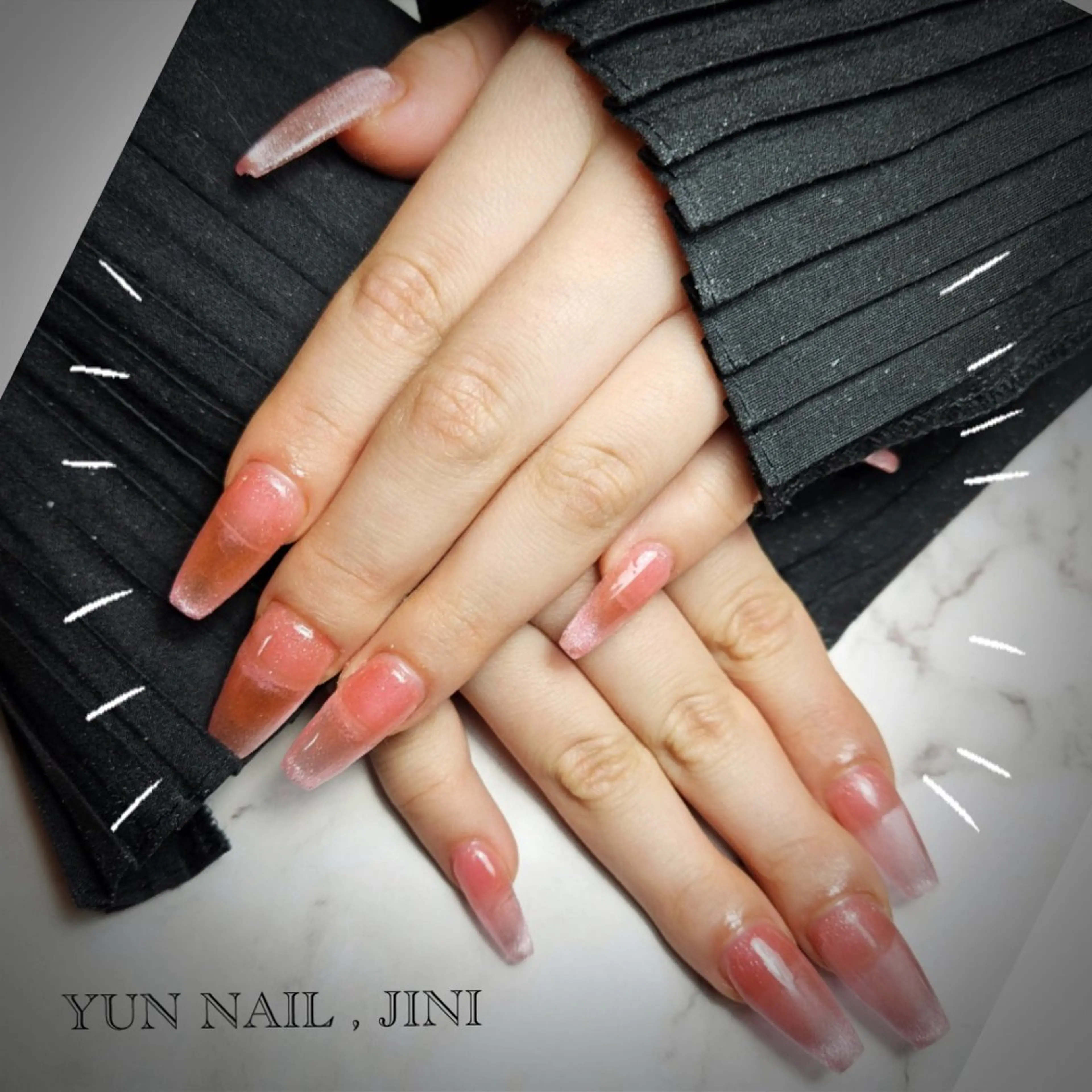 ネイル マグネットネイル ネイルチップ 🌈Yun nail hyejin💋のネイルデザイン
