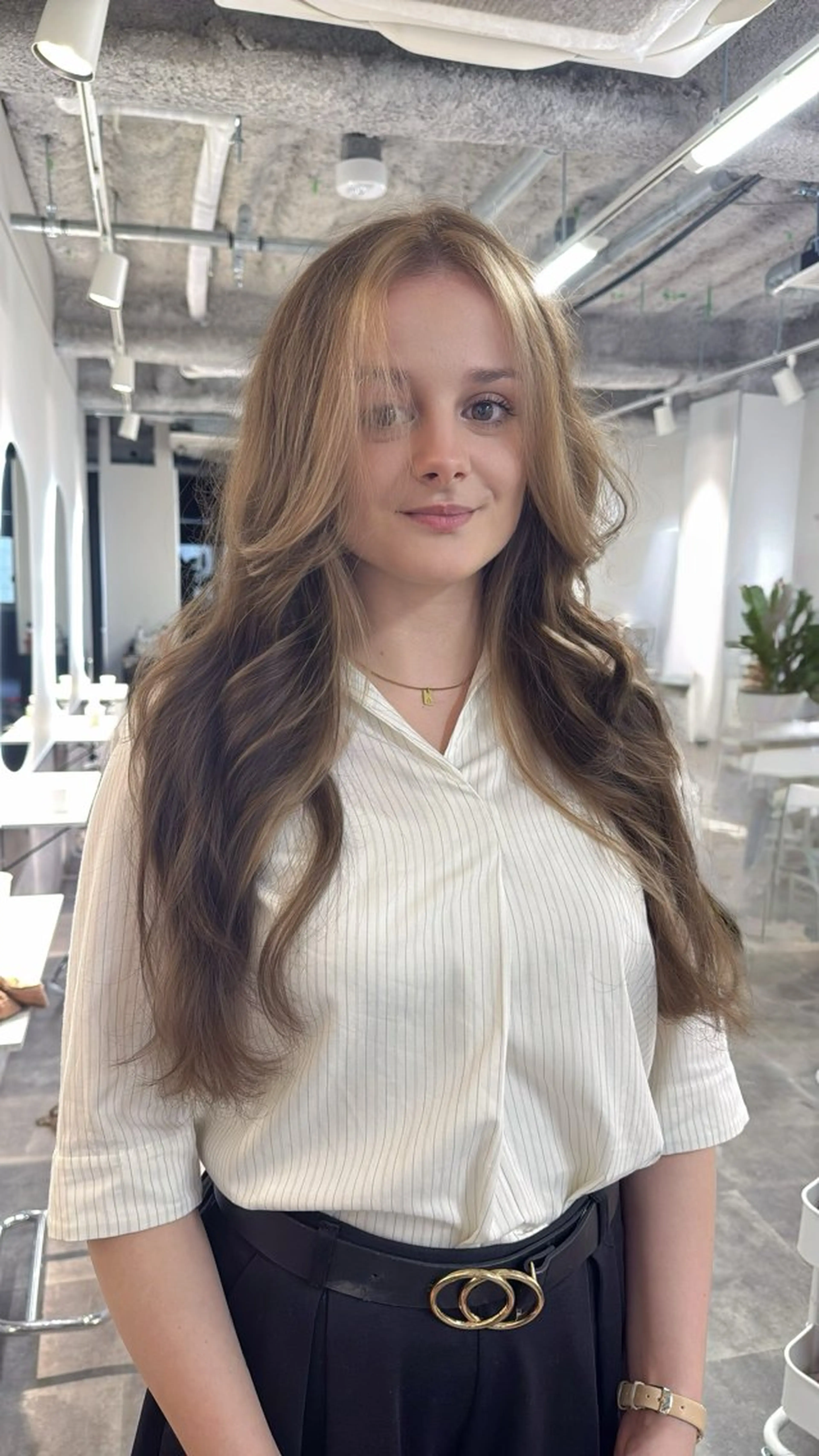 ロング カット ヘアカラー トリートメント 新宿/ハイトーン/ レイヤー/サカキのヘアスタイル