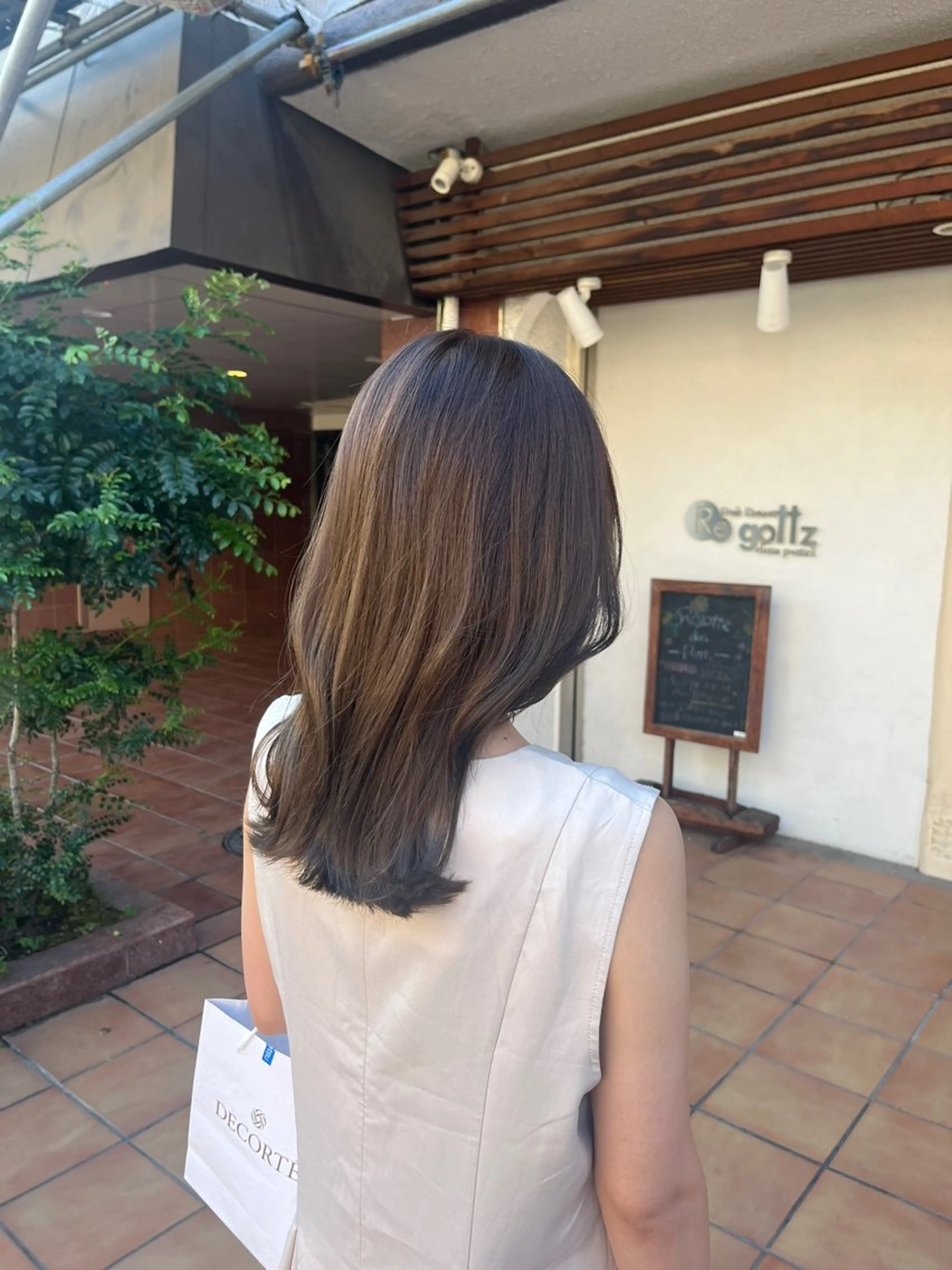 セミロング カット ヘアカラー トリートメント ヘッドスパ putri店長 和田鈴采のヘアスタイル